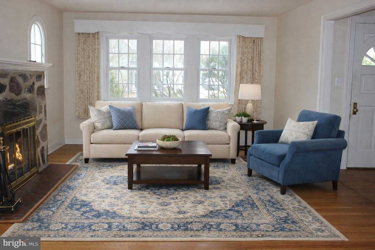 534 Kenwood Rd photo 3