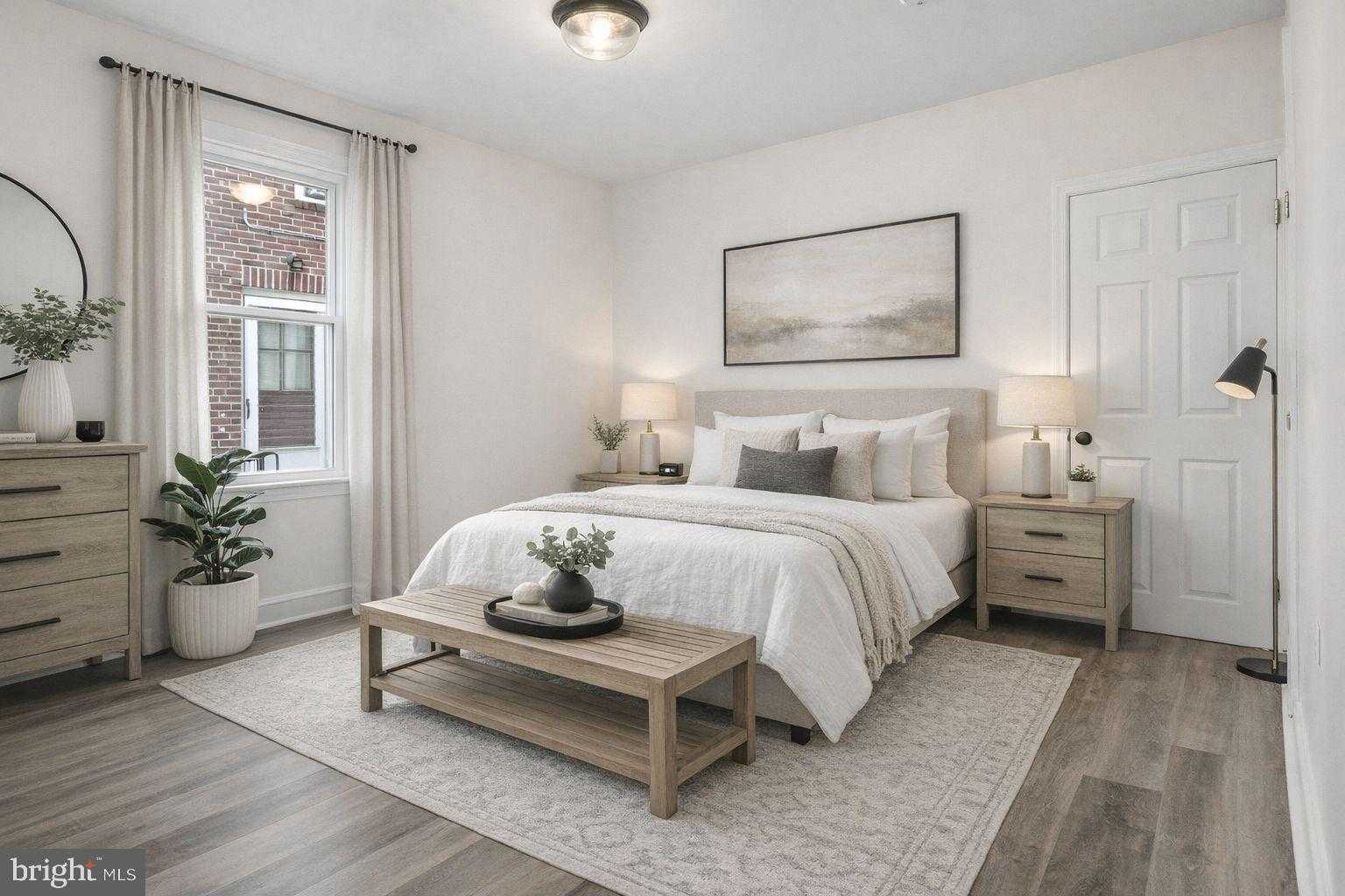 993 N Queen St photo 18