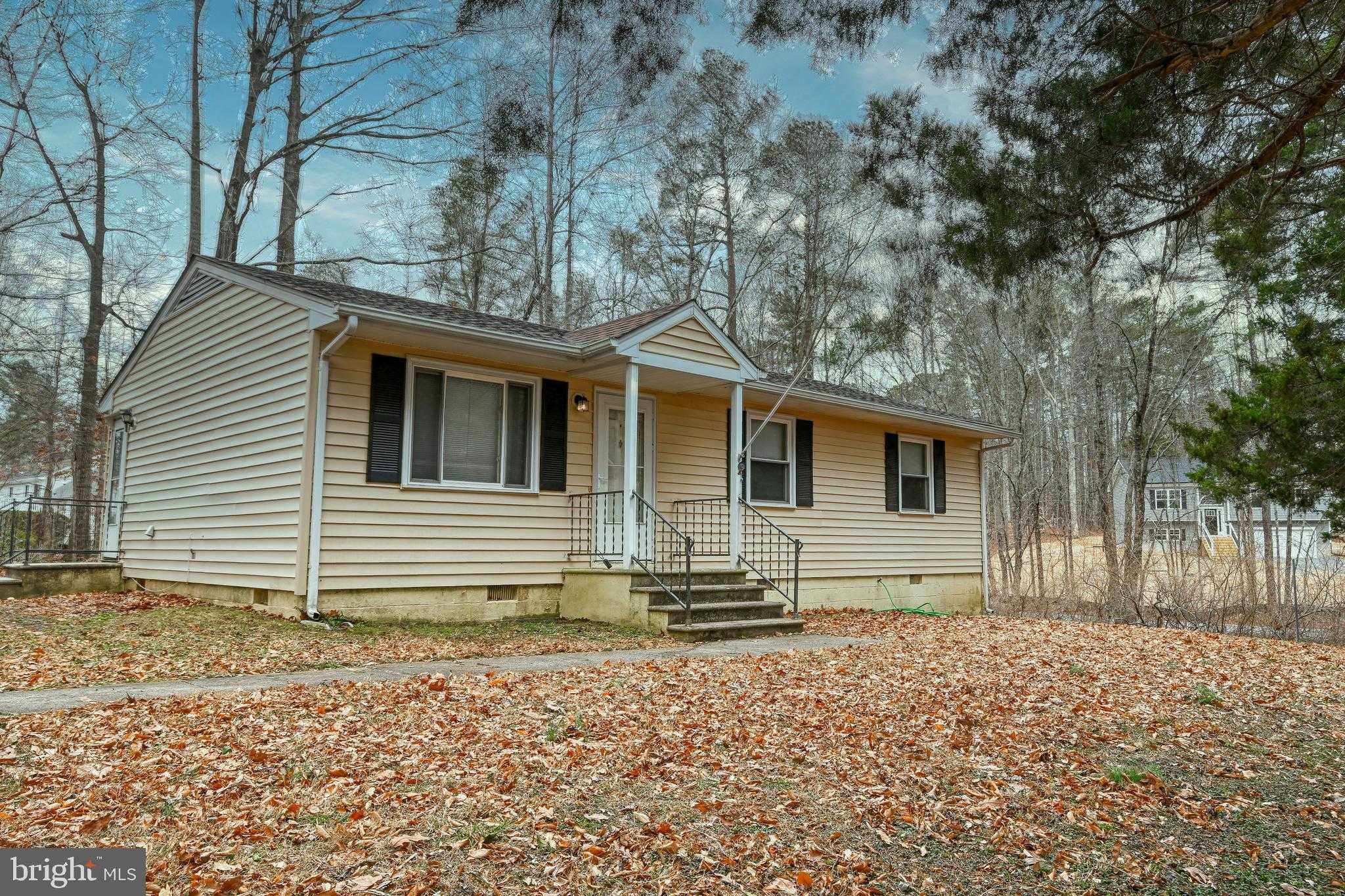 417 Lake Caroline Dr