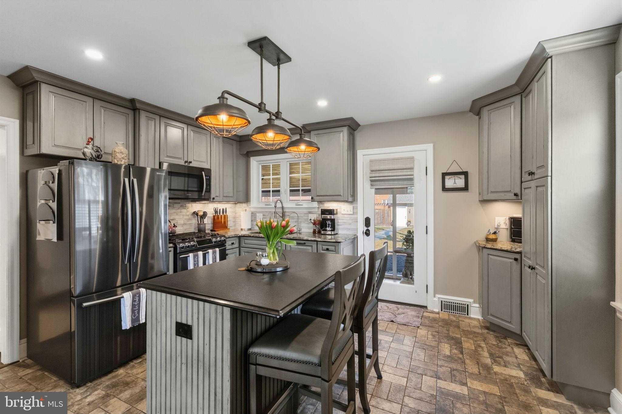 11 E 14th St photo 20