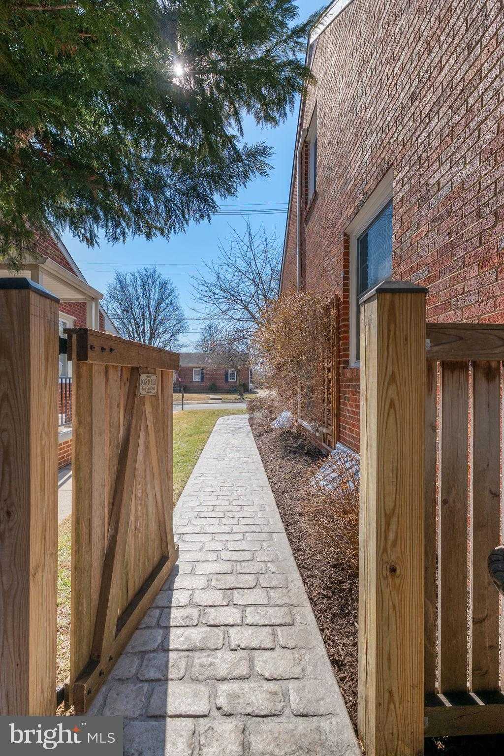 11 E 14th St photo 76