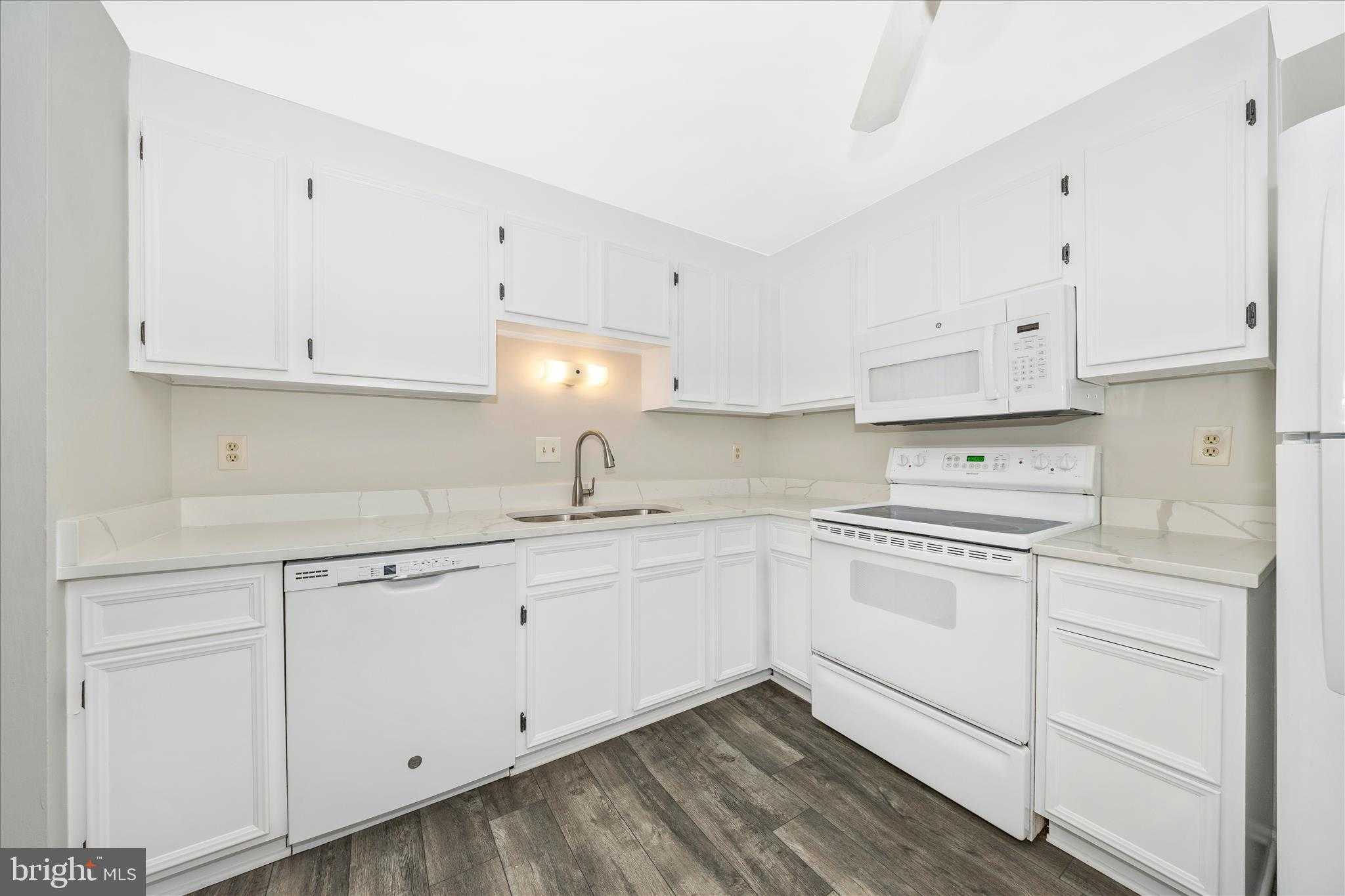 1703 Heather Ln photo 12