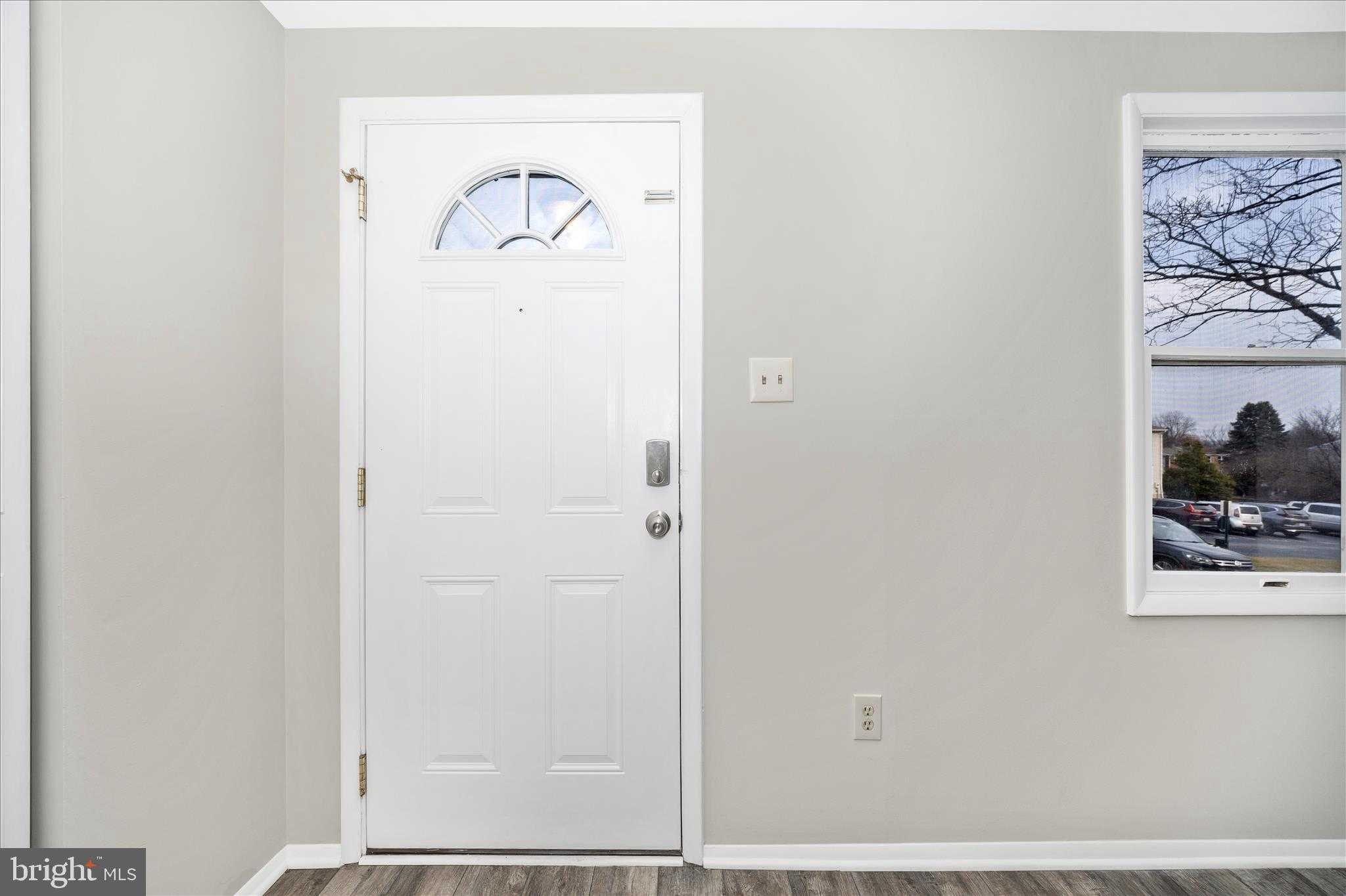 1703 Heather Ln photo 2