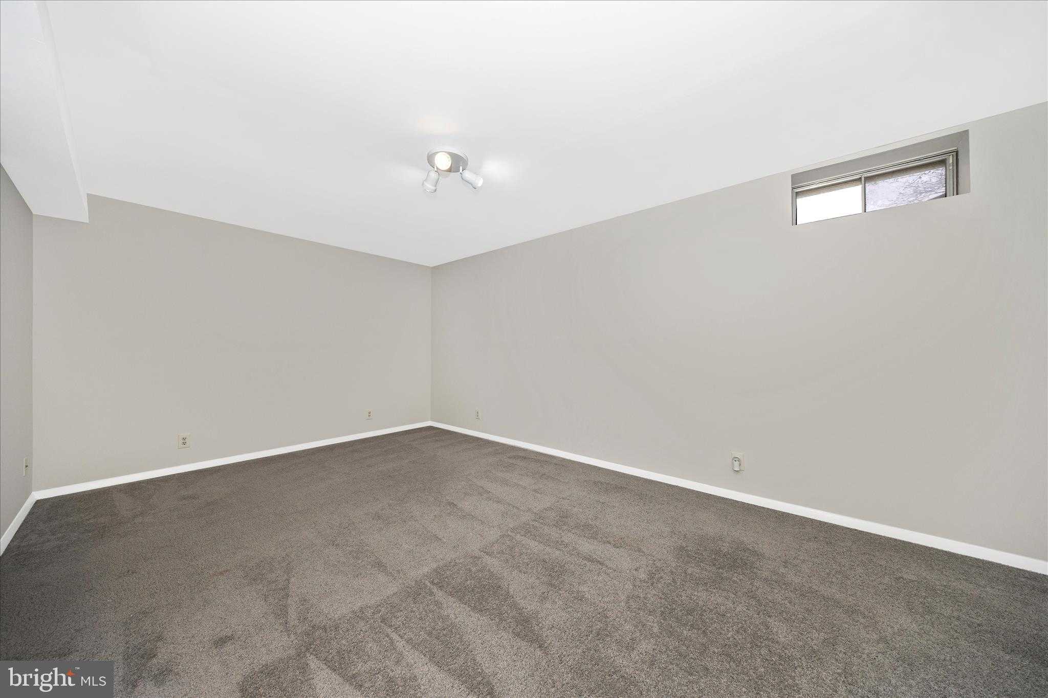 1703 Heather Ln photo 29