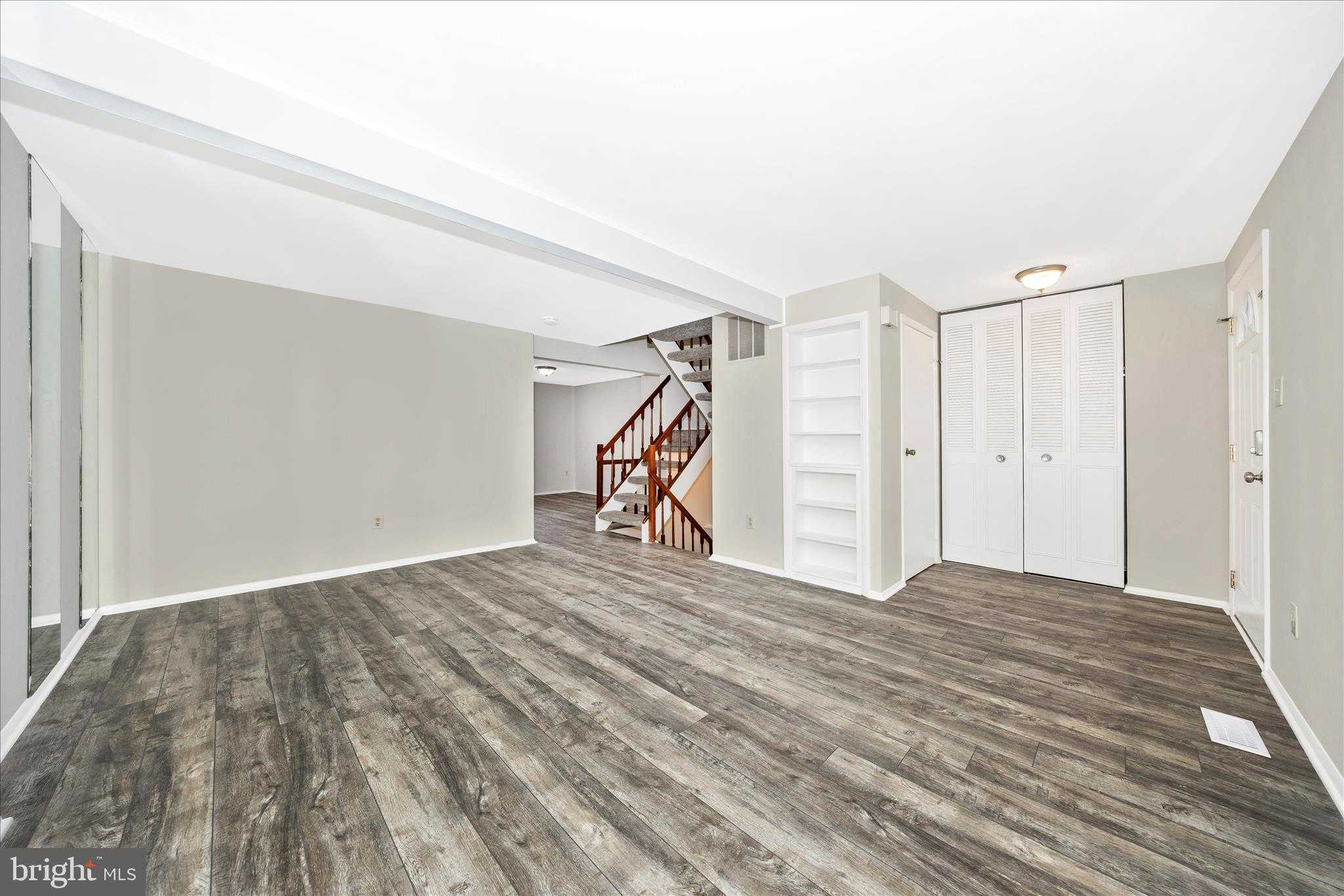 1703 Heather Ln photo 4