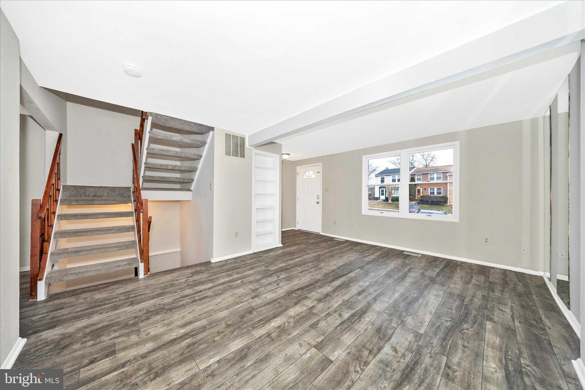 1703 Heather Ln photo 5