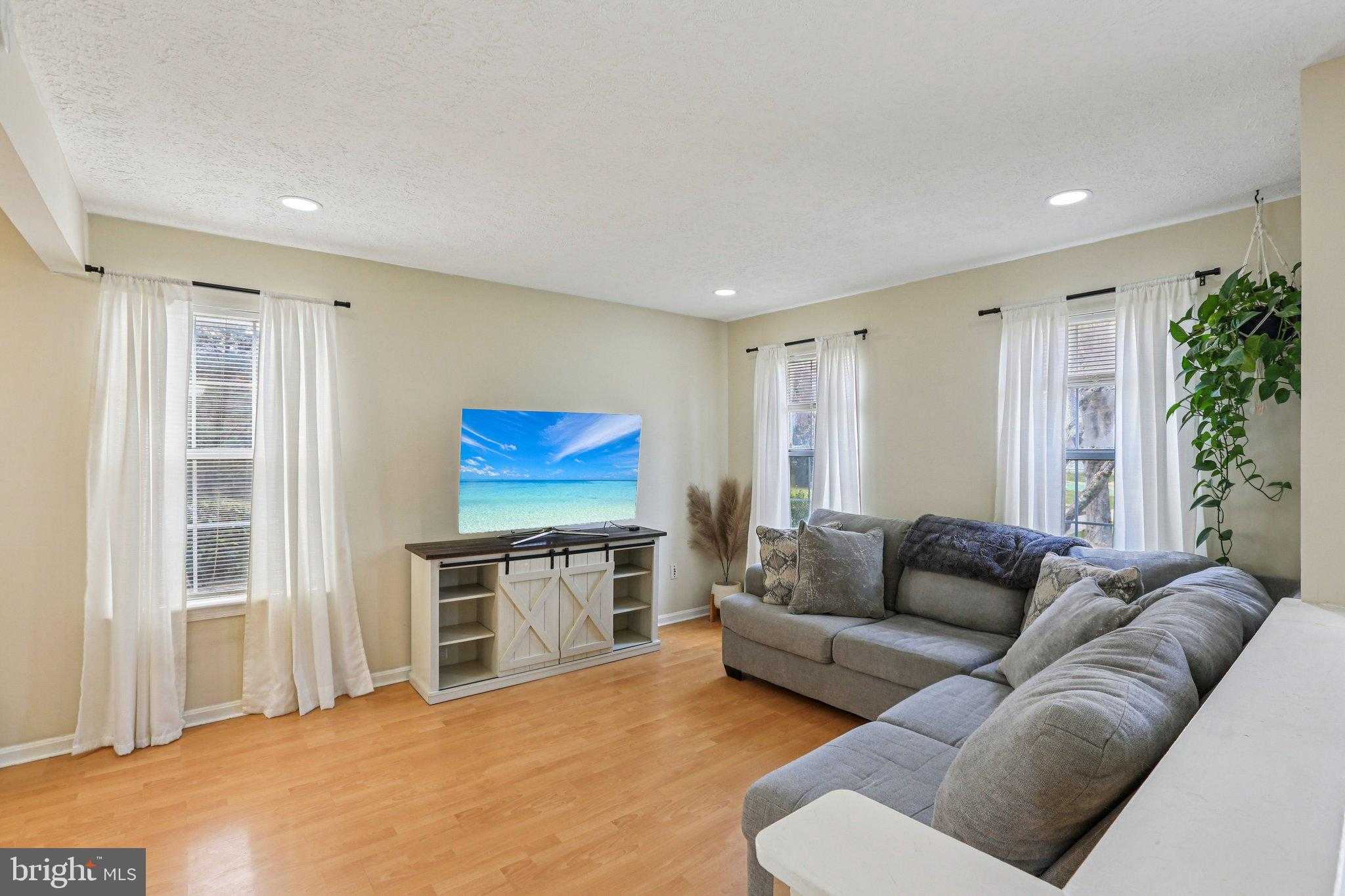 5720 Cedar Ln photo 6