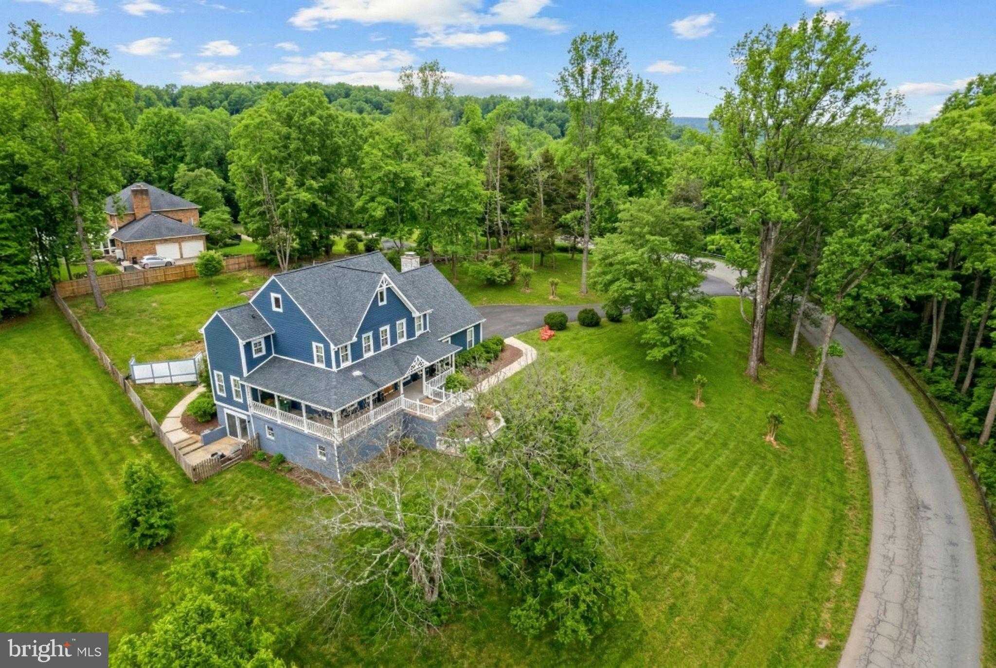 5755 Hunton Wood Dr photo 2