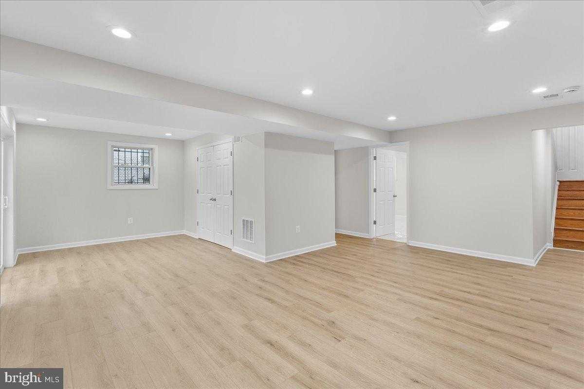 942 Clovis Ave photo 12