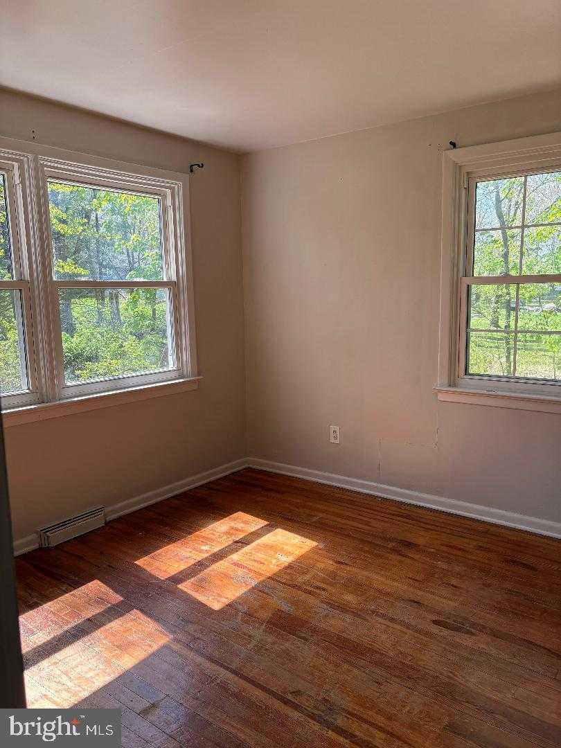 314 E Park Ave photo 18