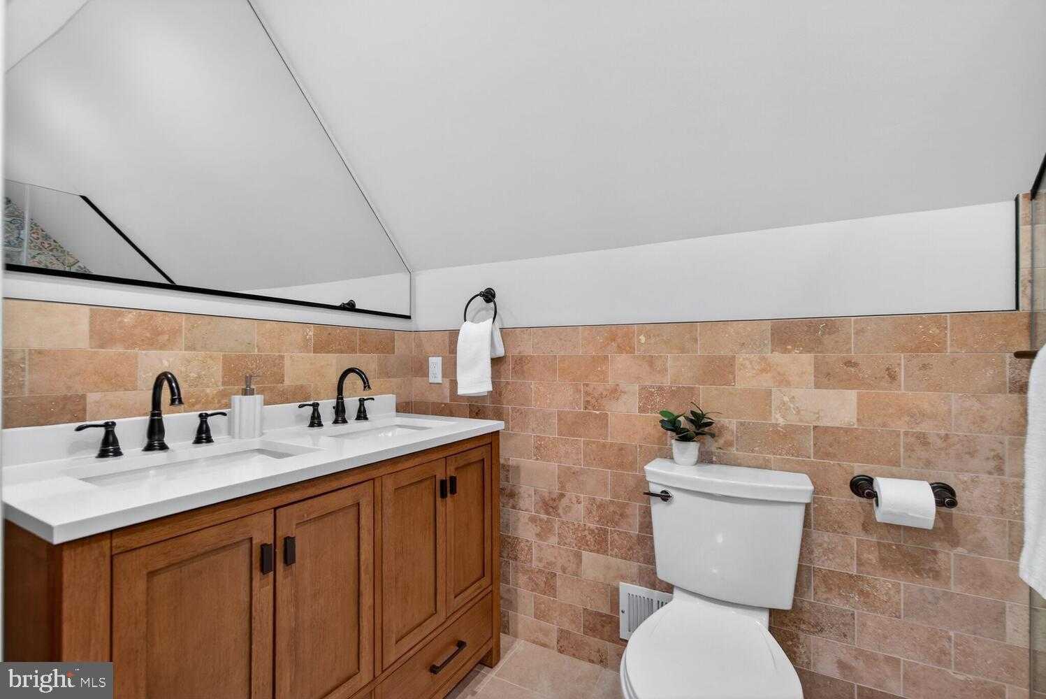 6409 Second St photo 17