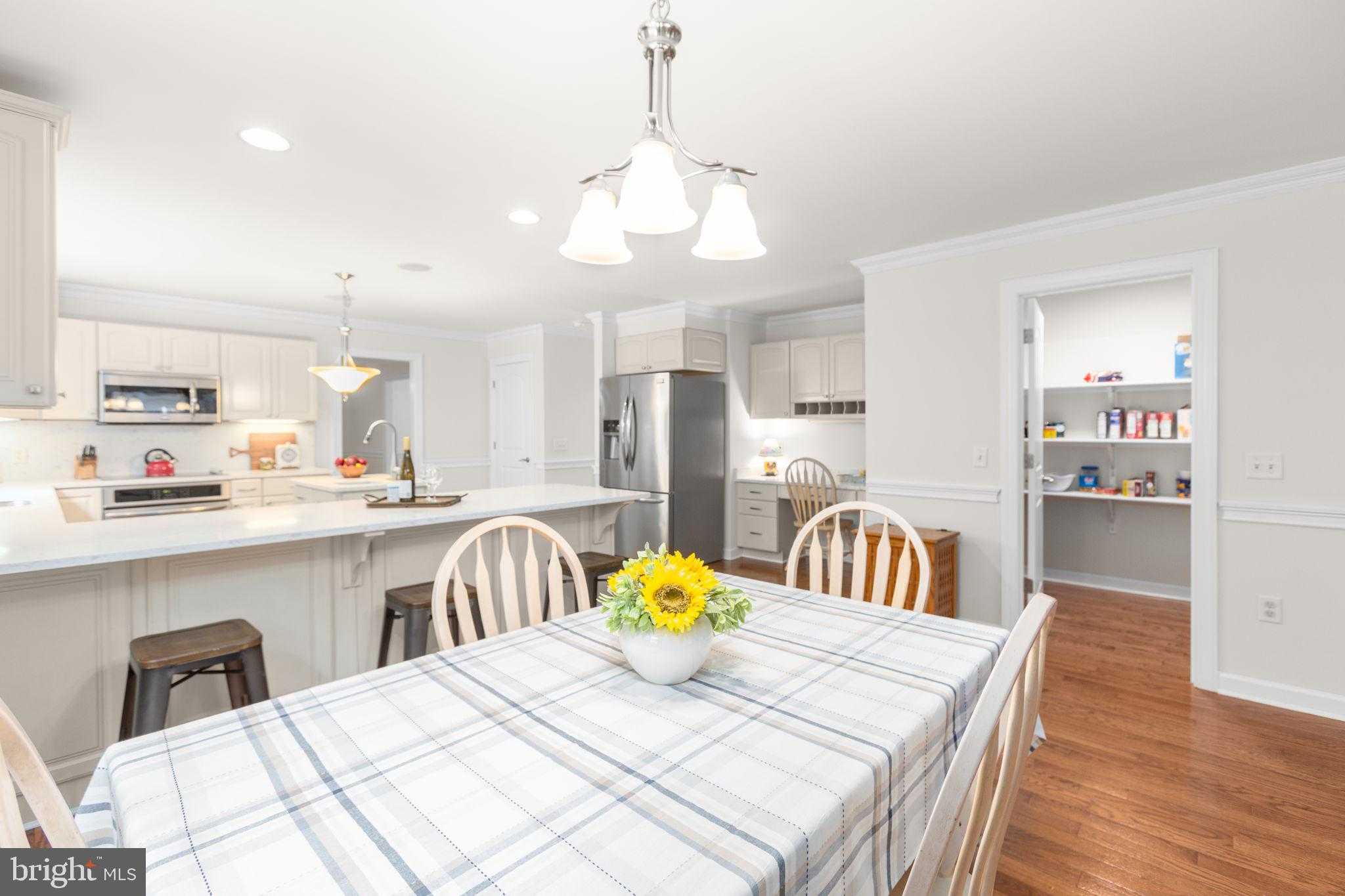 1001 Featherston CT photo 41