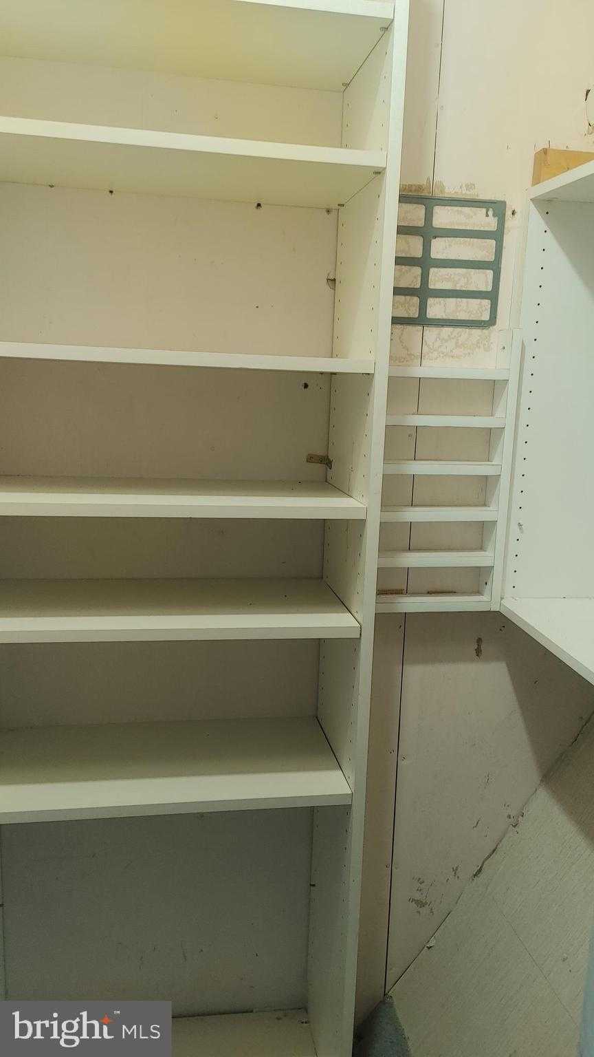 4871 Calvert Dr photo 13