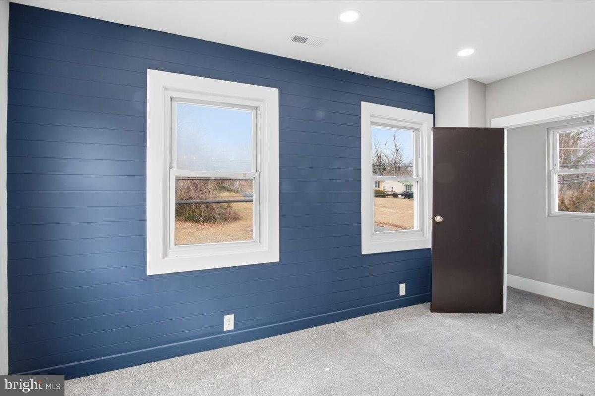 221 Denton Rd photo 23