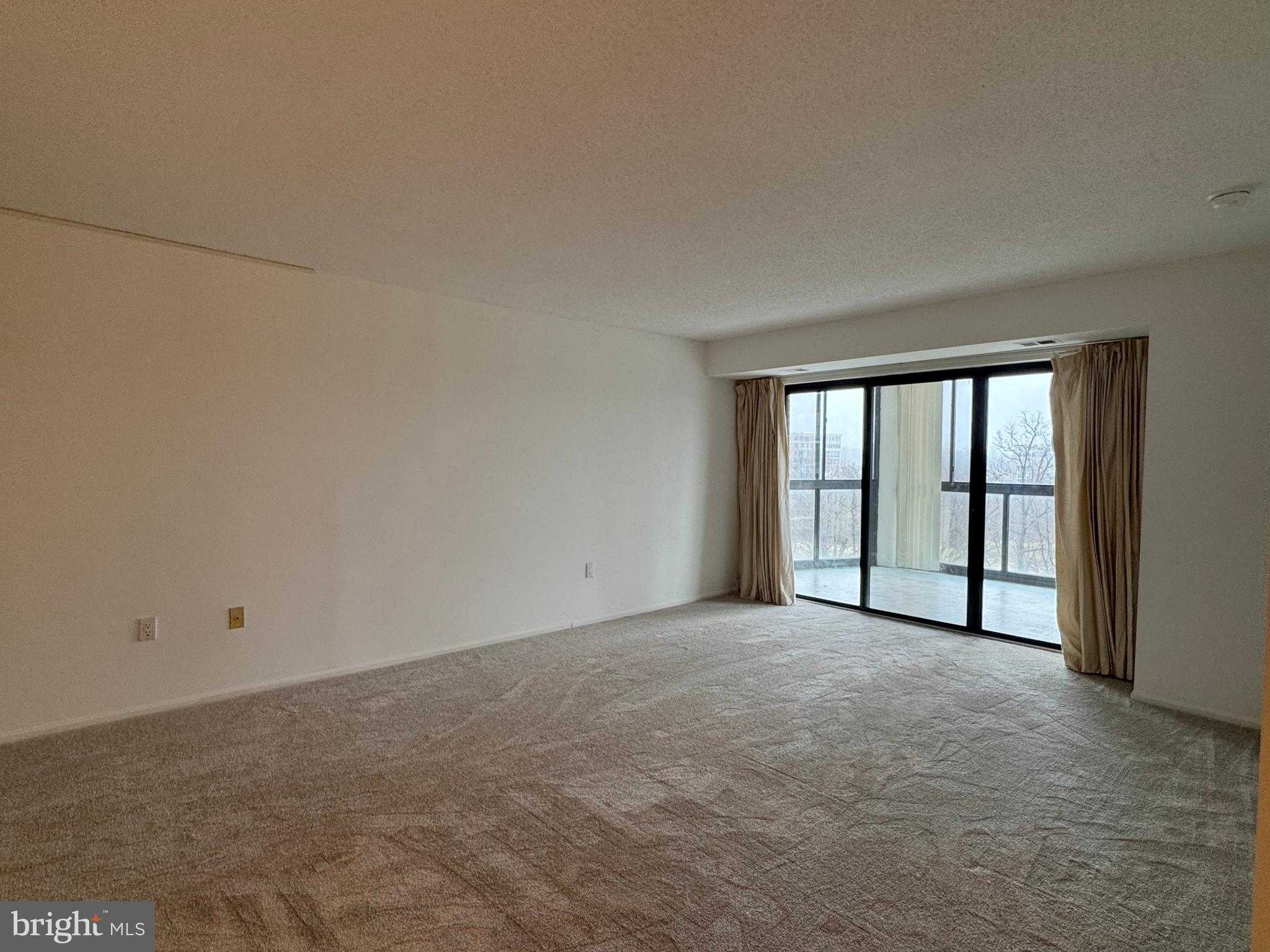 15115 Interlachen Dr # 3-815 photo 3