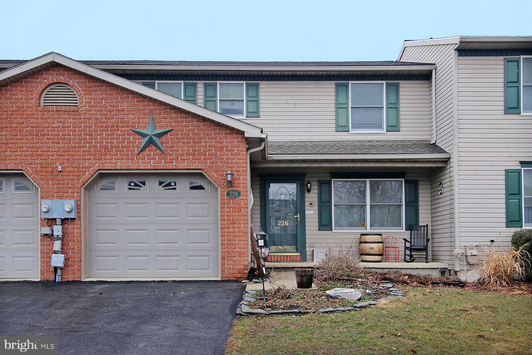 226 Acorn Cir photo 2