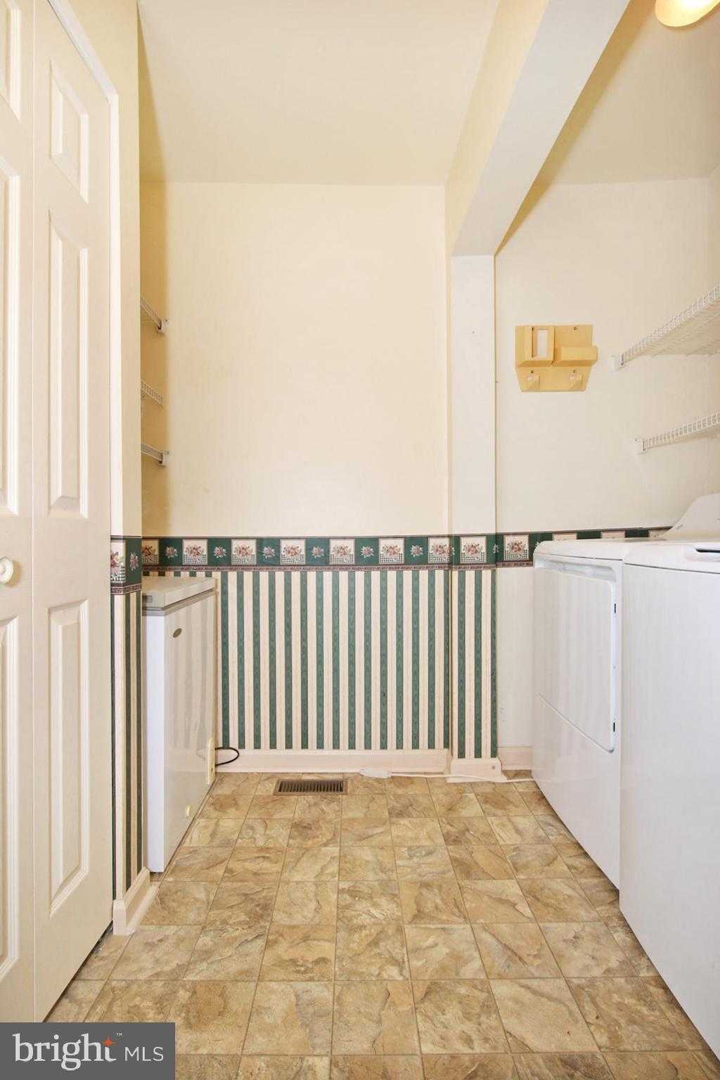 226 Acorn Cir photo 9