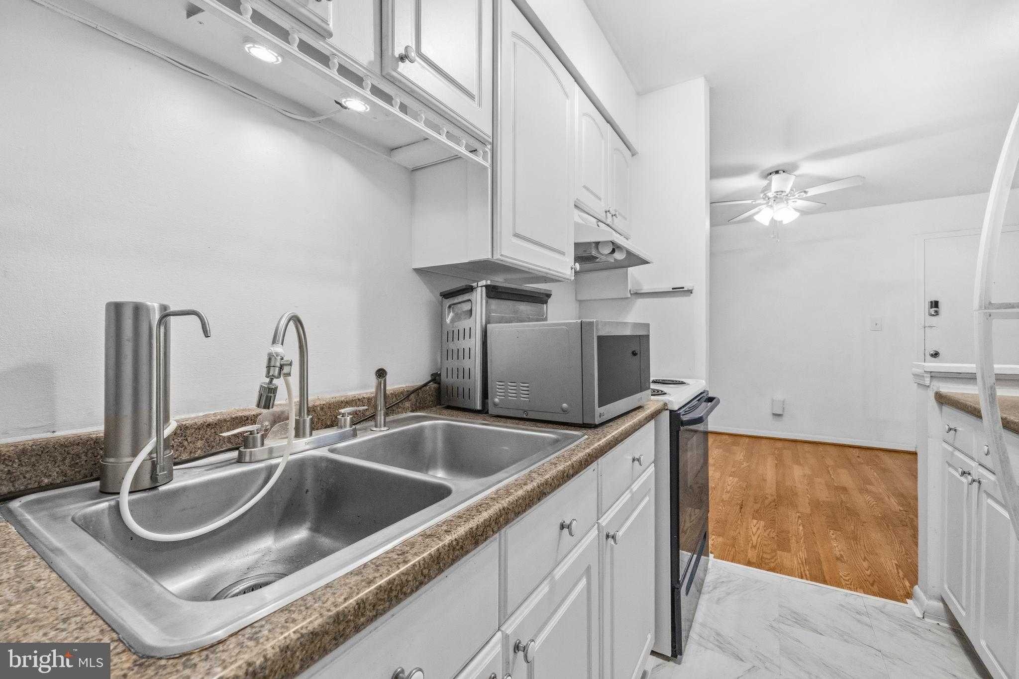 5913 Prince James Dr Apt J photo 10