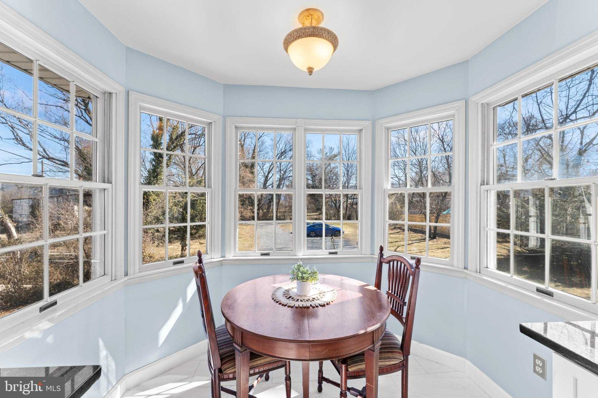 214 S Royal Ave photo 12