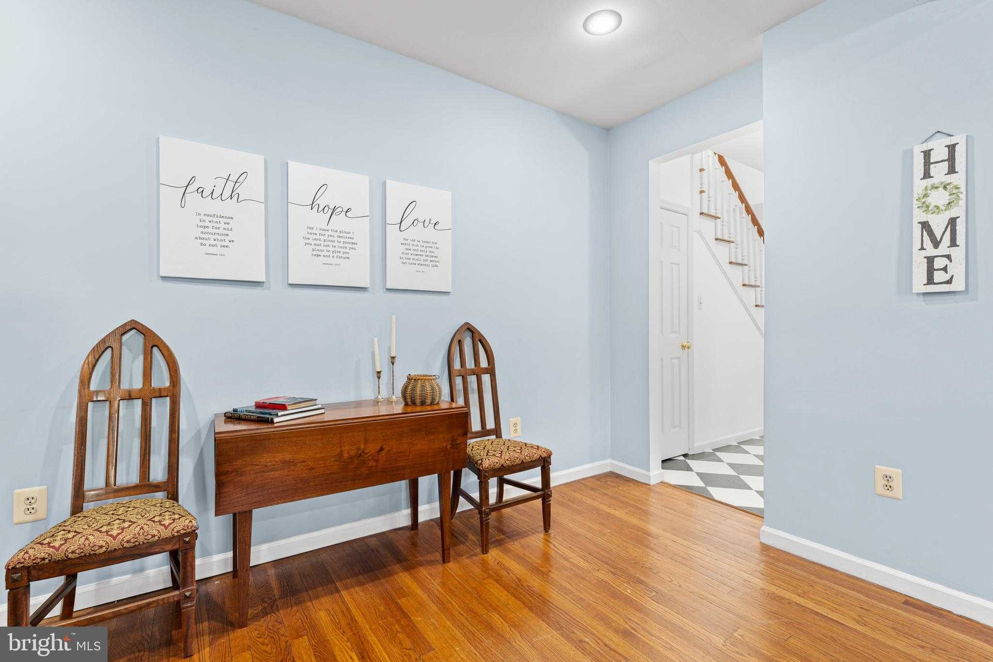 214 S Royal Ave photo 5