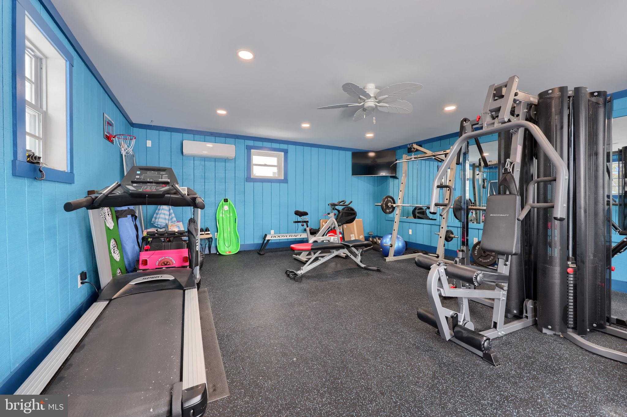 644 Brownsville Rd photo 46