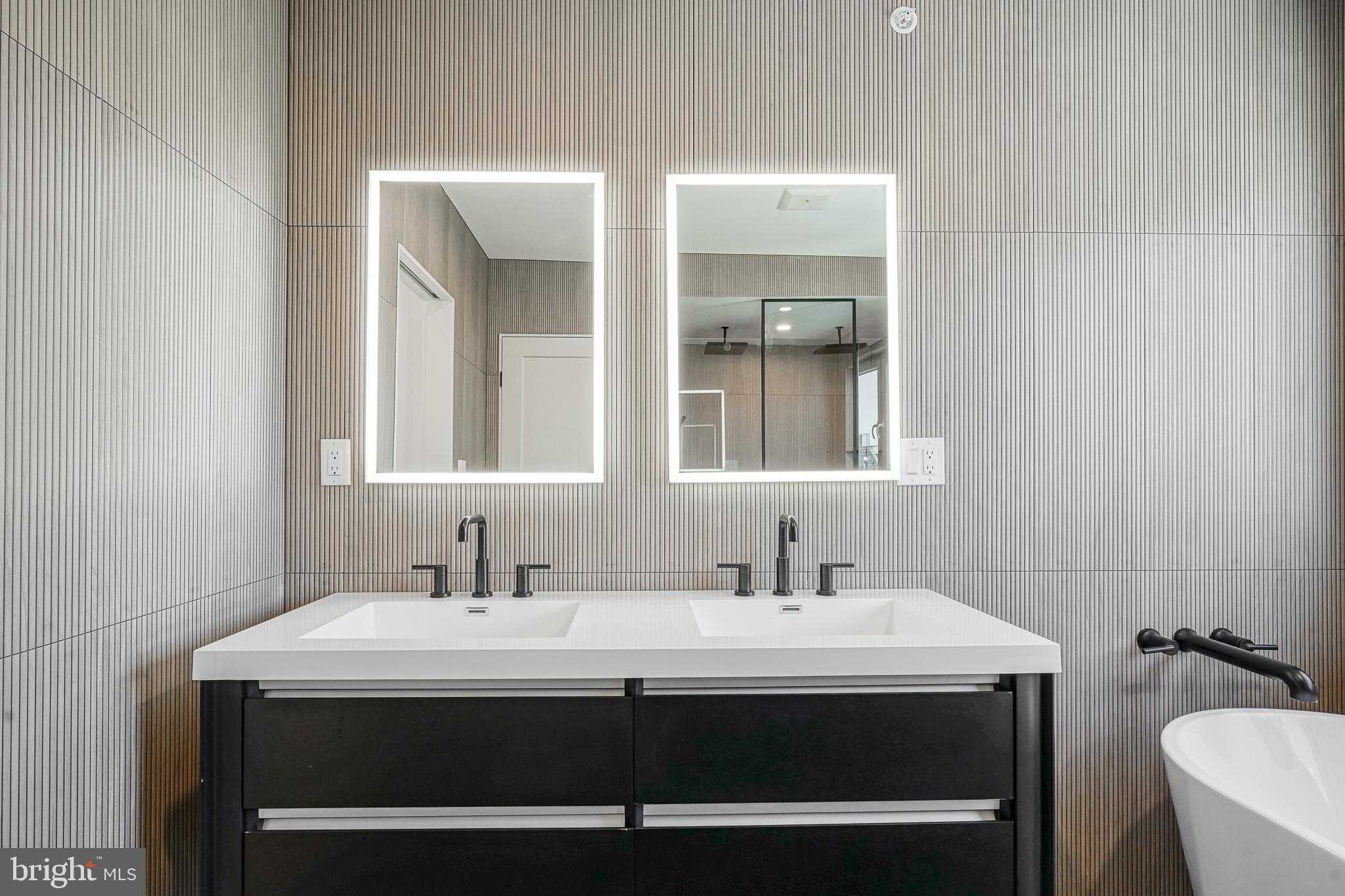 1102 E Columbia Ave photo 17