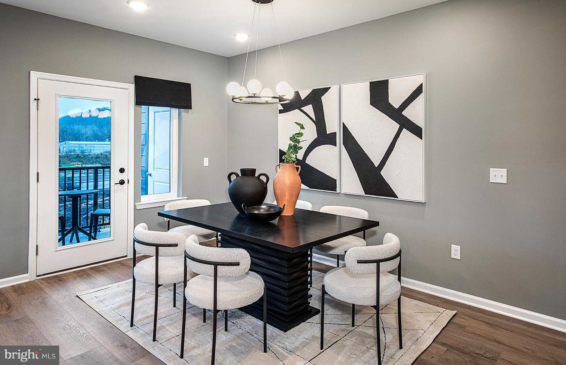 421 Washington St photo 8