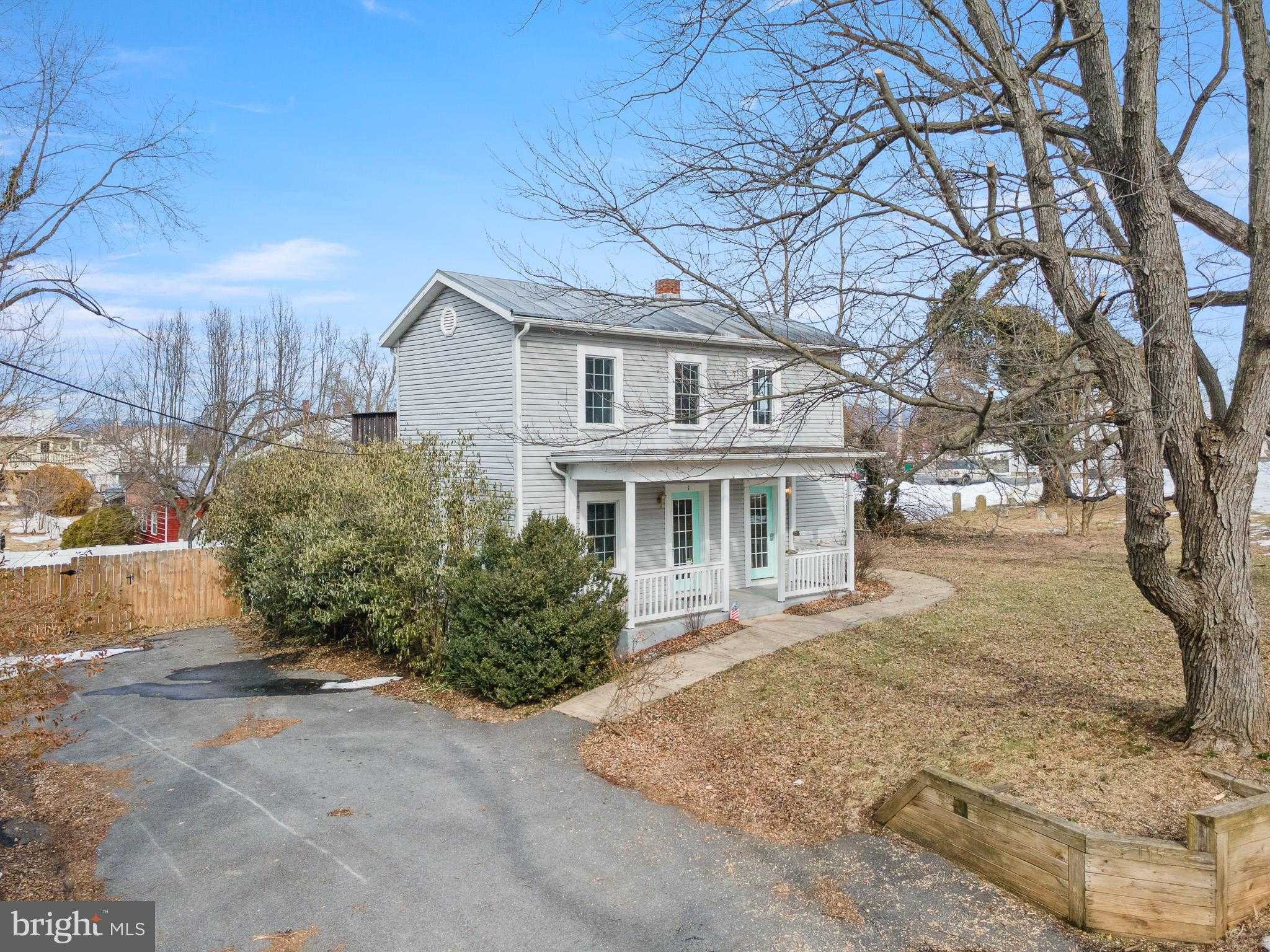 115 E Page St photo 2