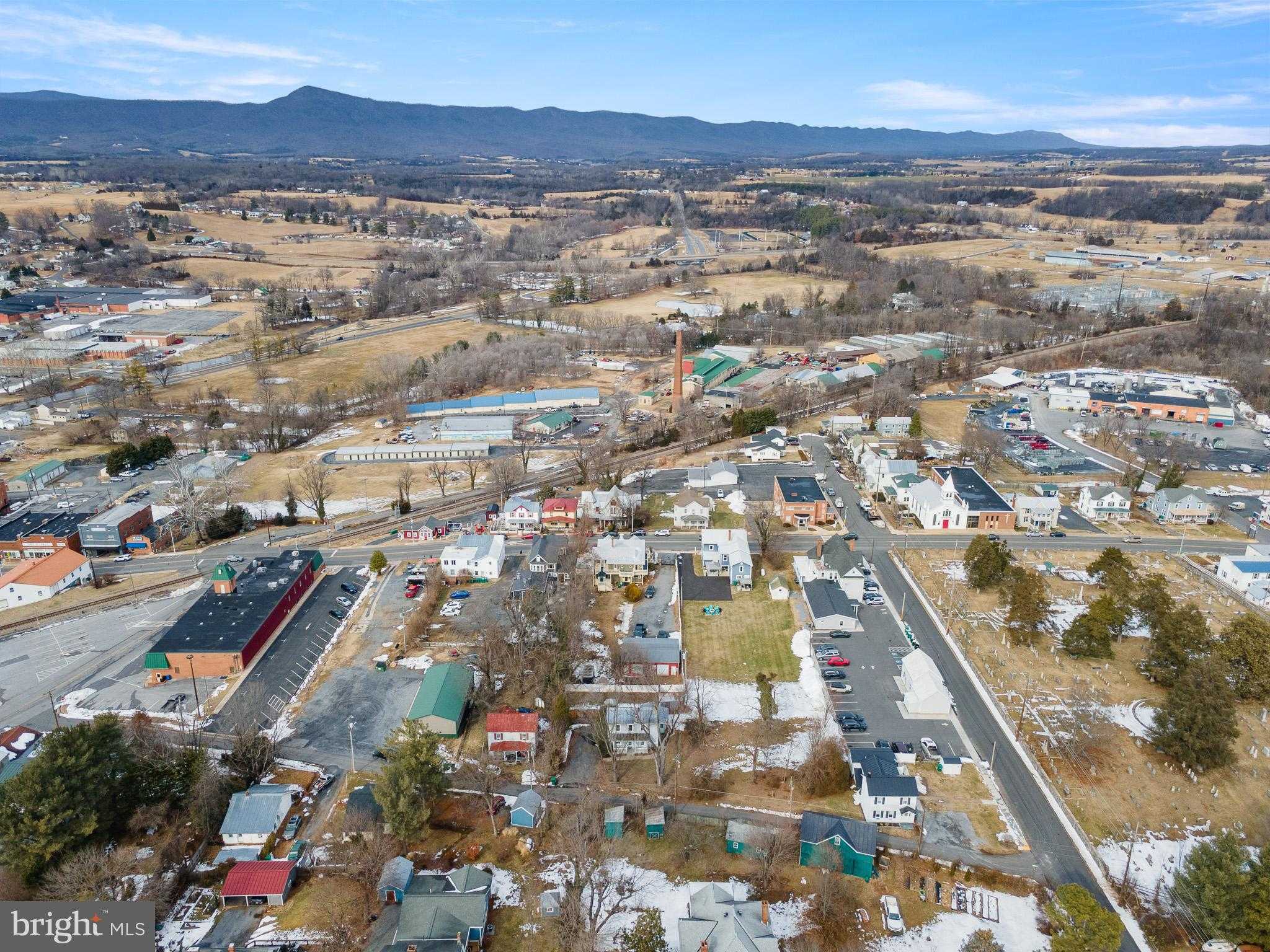 115 E Page St photo 38