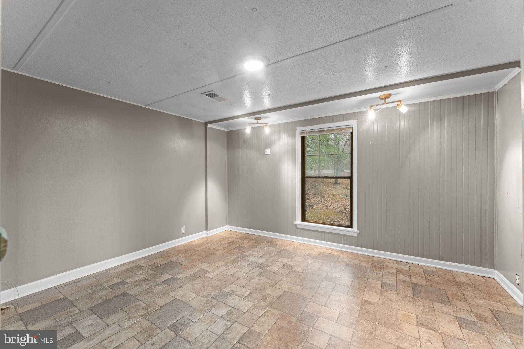 29082 Raccoon Ford Rd photo 32