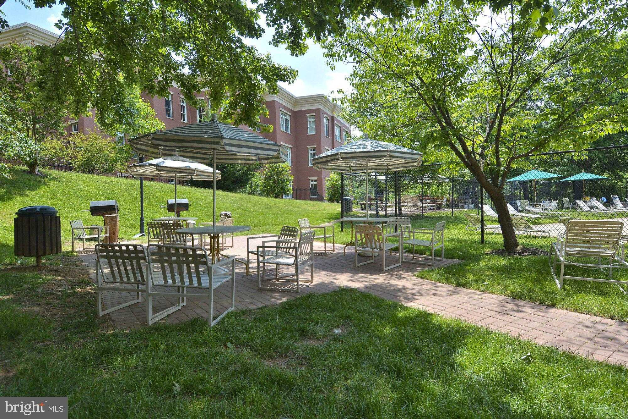 3000 Spout Run Pkwy Apt B203 photo 28