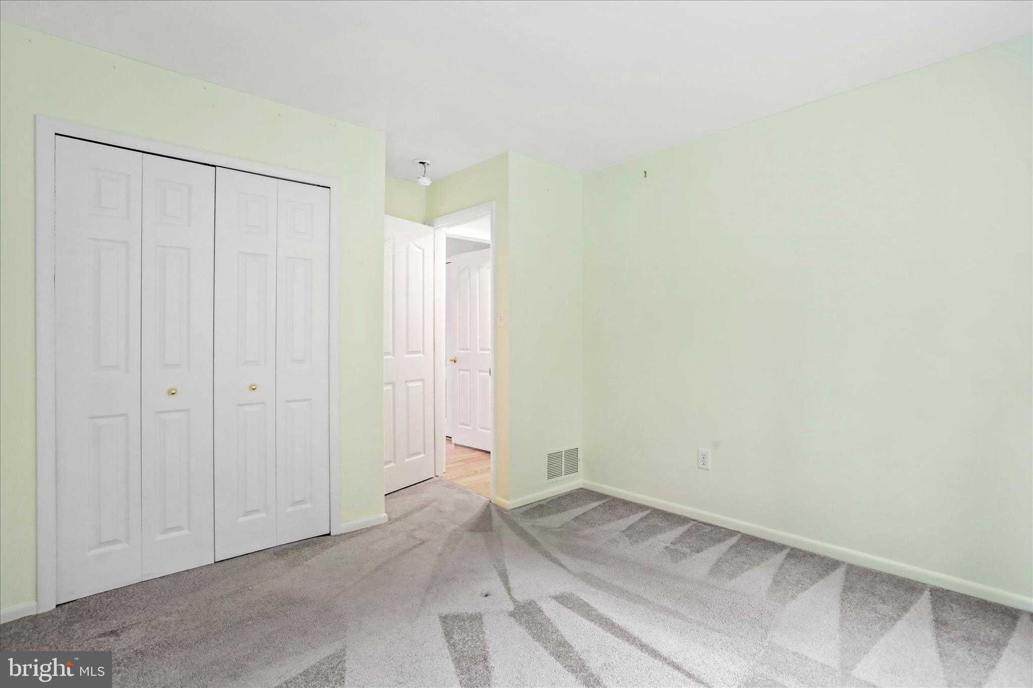 565 S River Rd photo 27