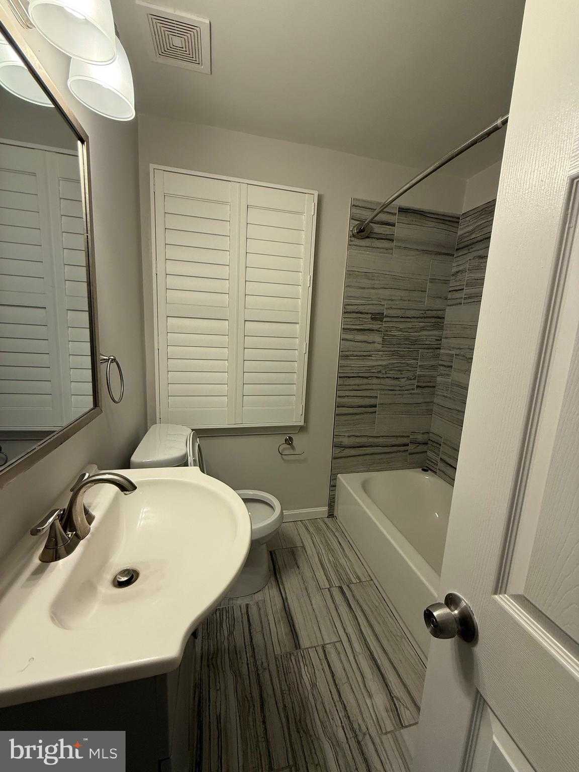 3825 Elkader Rd photo 5