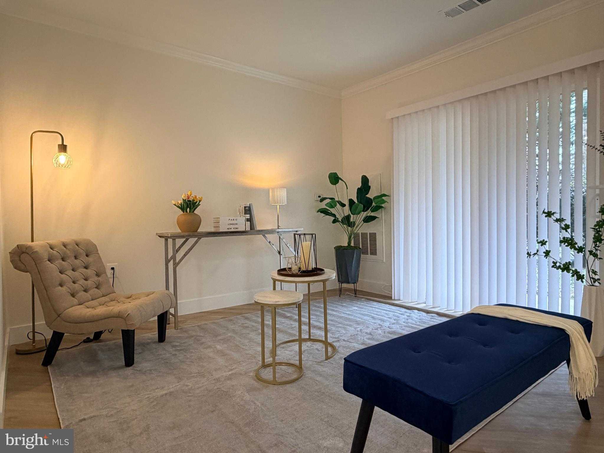 2204 Westcourt Ln Apt 112 photo 3