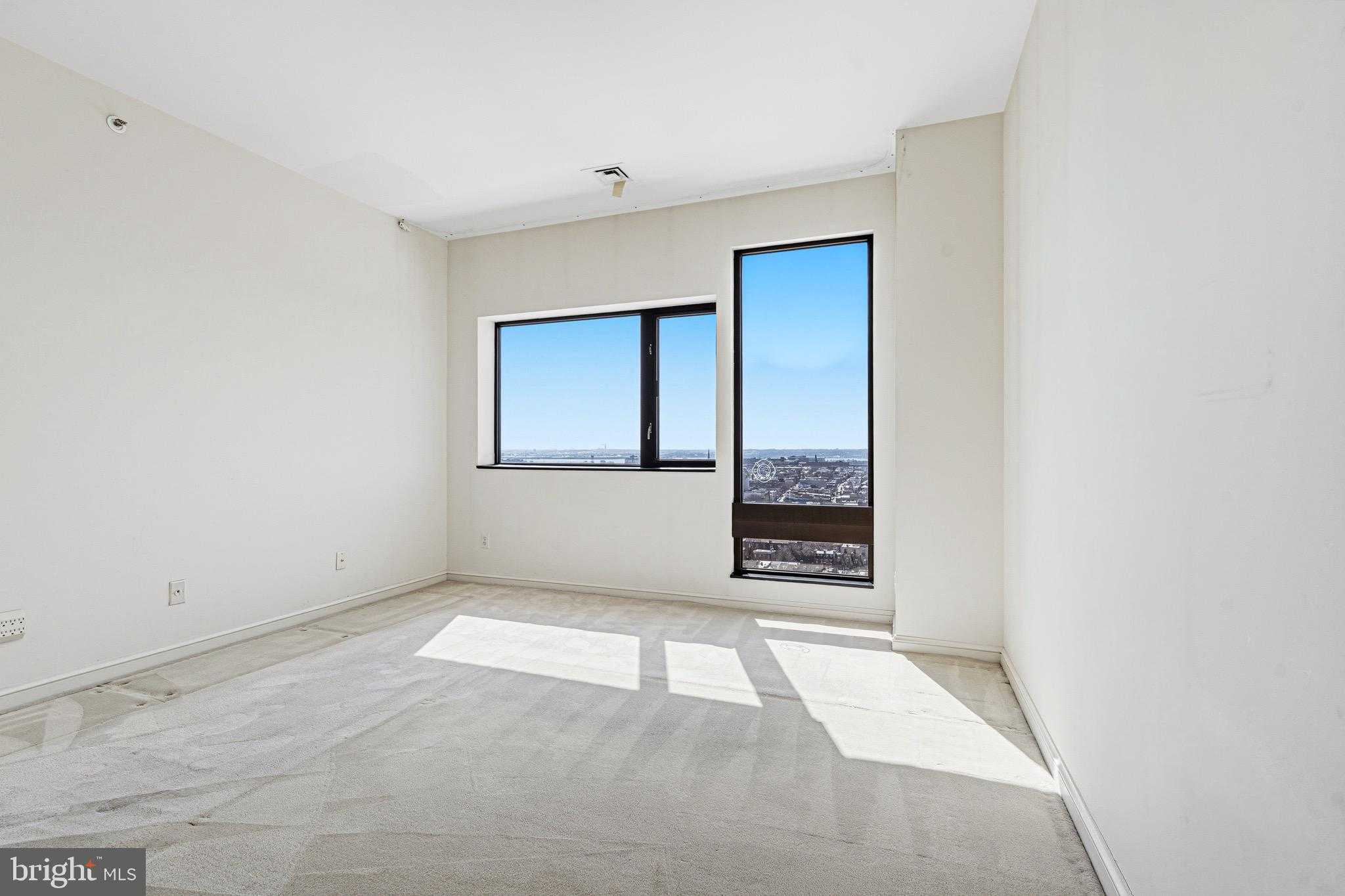 10 E Lee St Apt 1801 photo 19