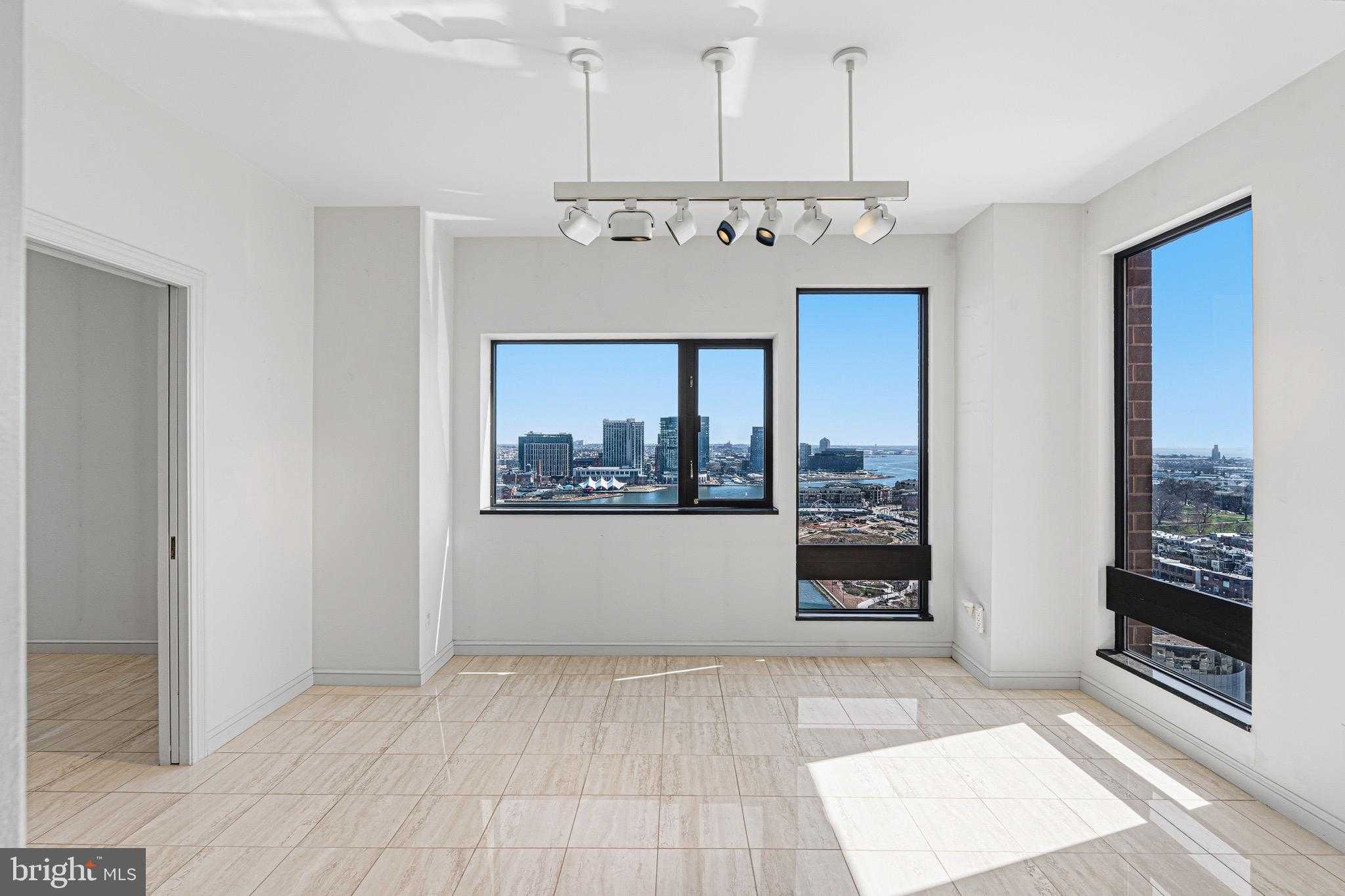 10 E Lee St Apt 1801 photo 28