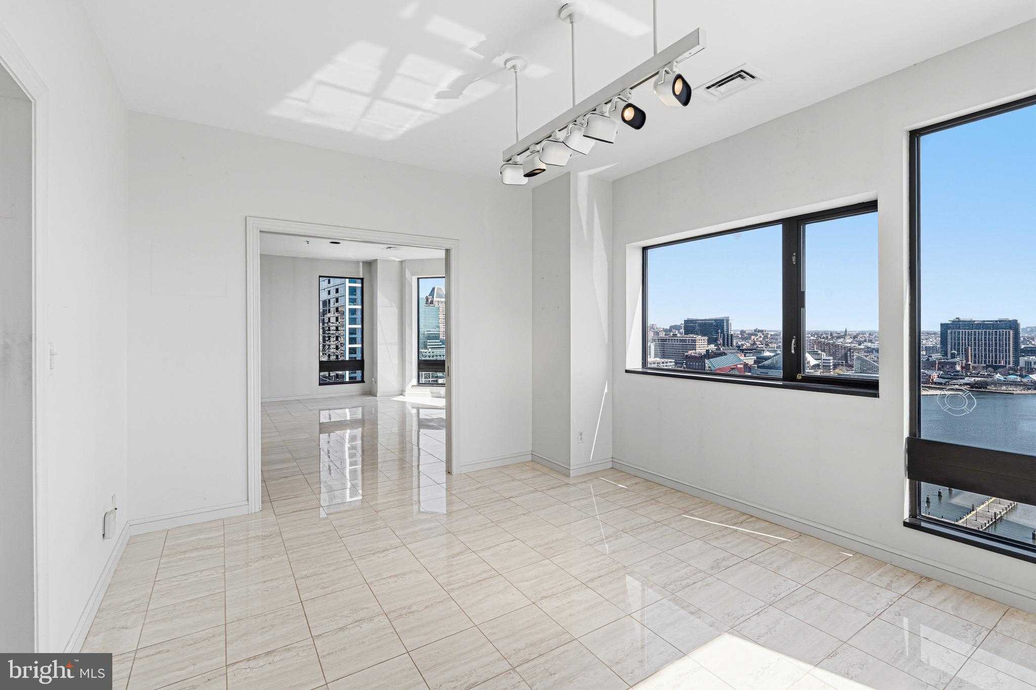 10 E Lee St Apt 1801 photo 29