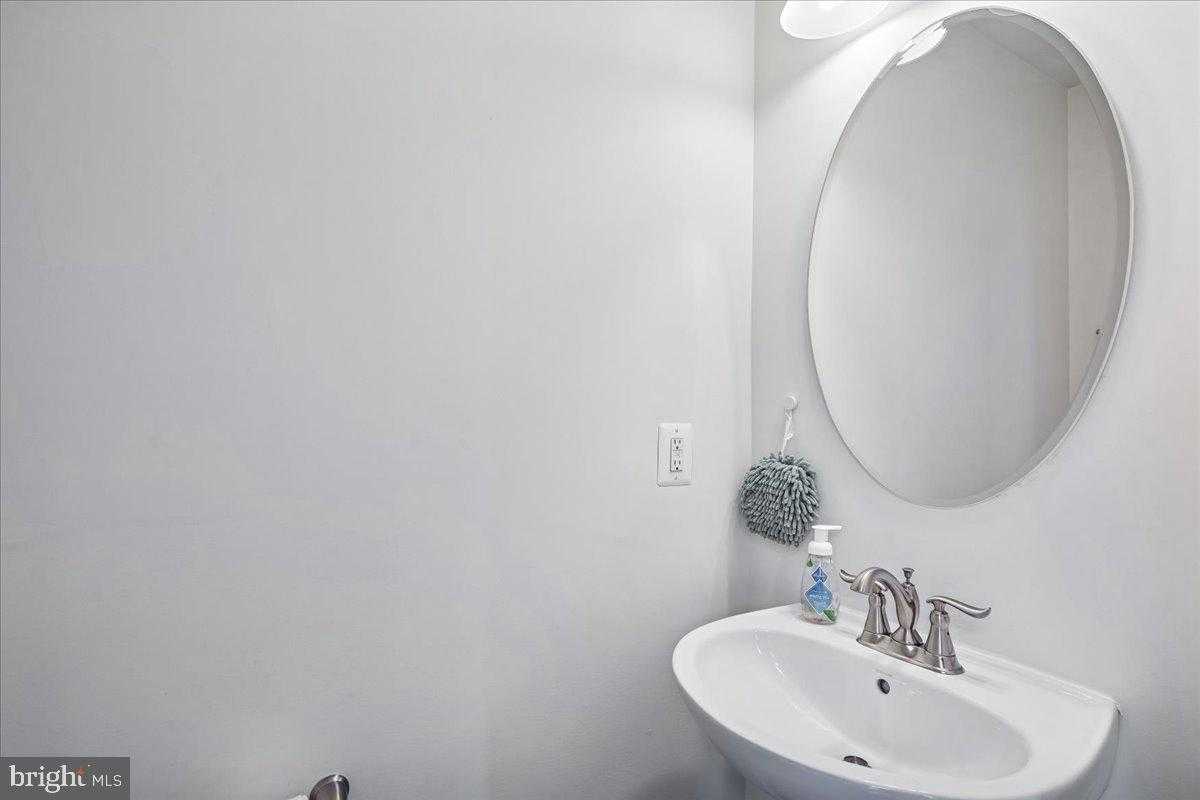 6201 Chronicle St photo 21