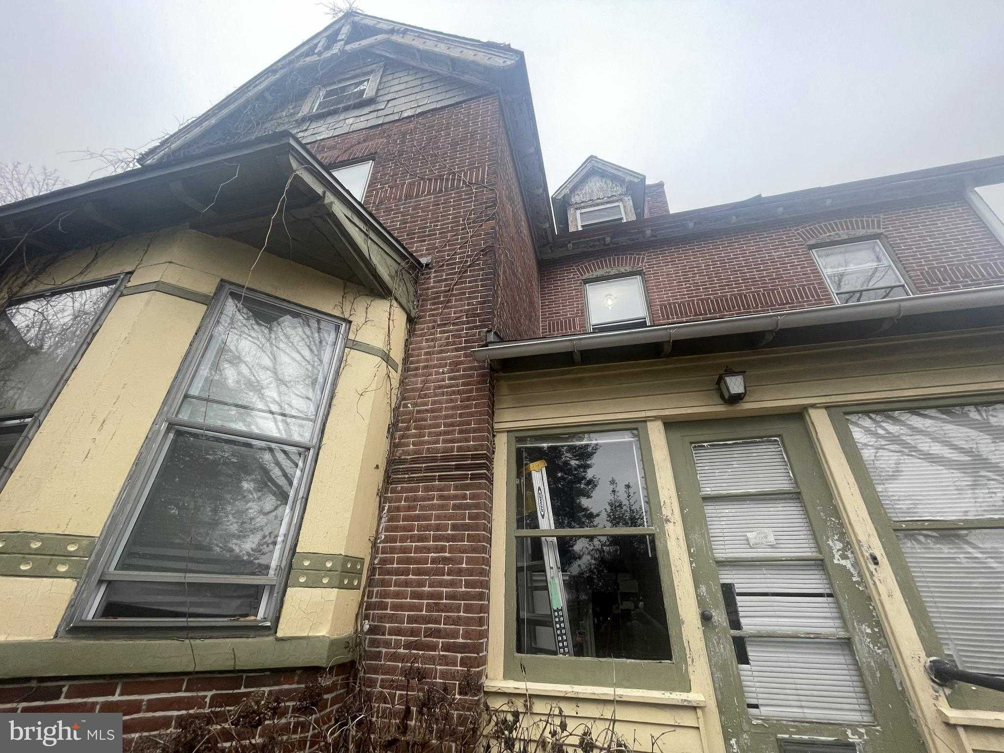 201 W Baltimore Ave photo 4