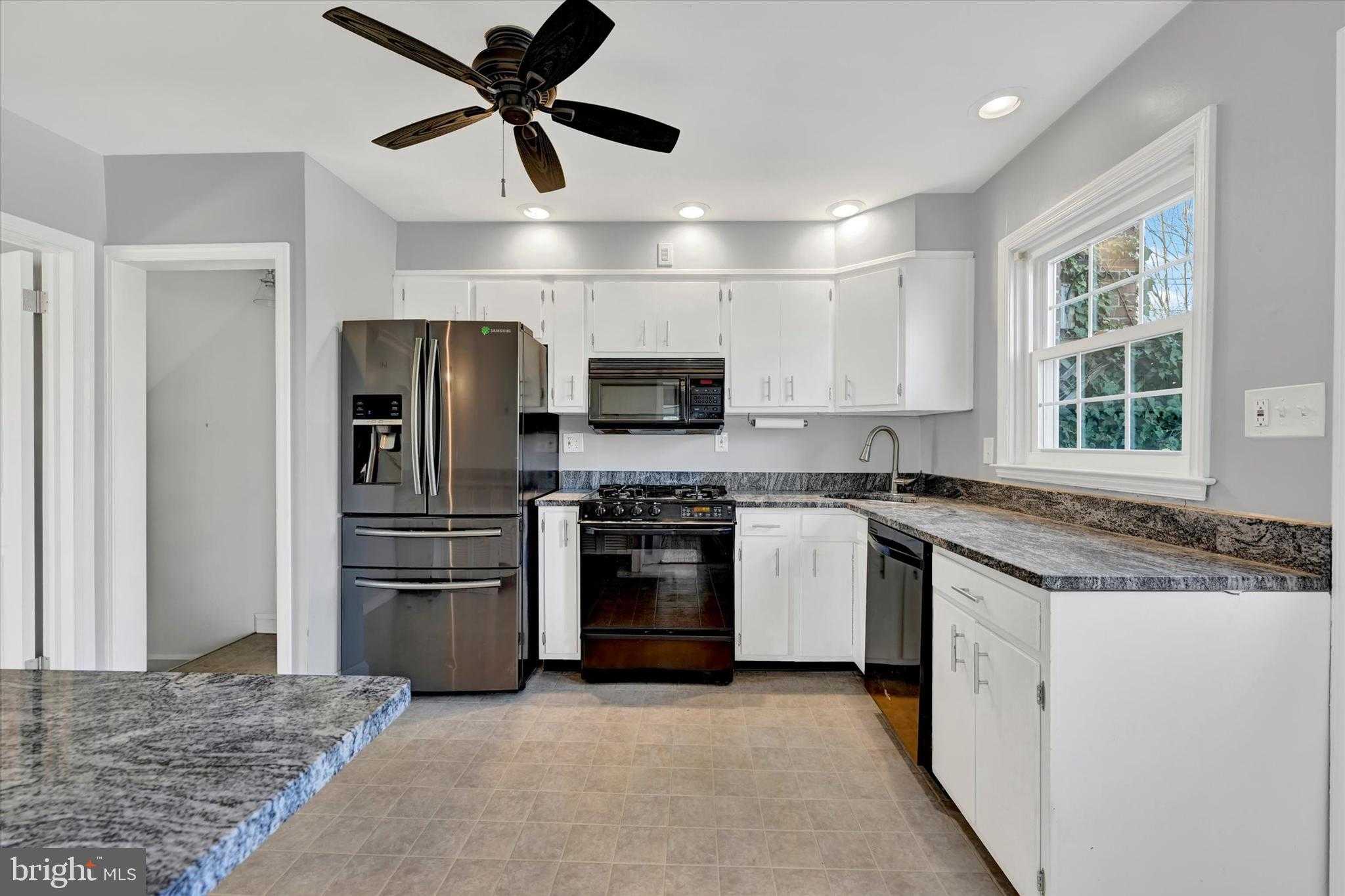 8122 Glen Gary Rd photo 14