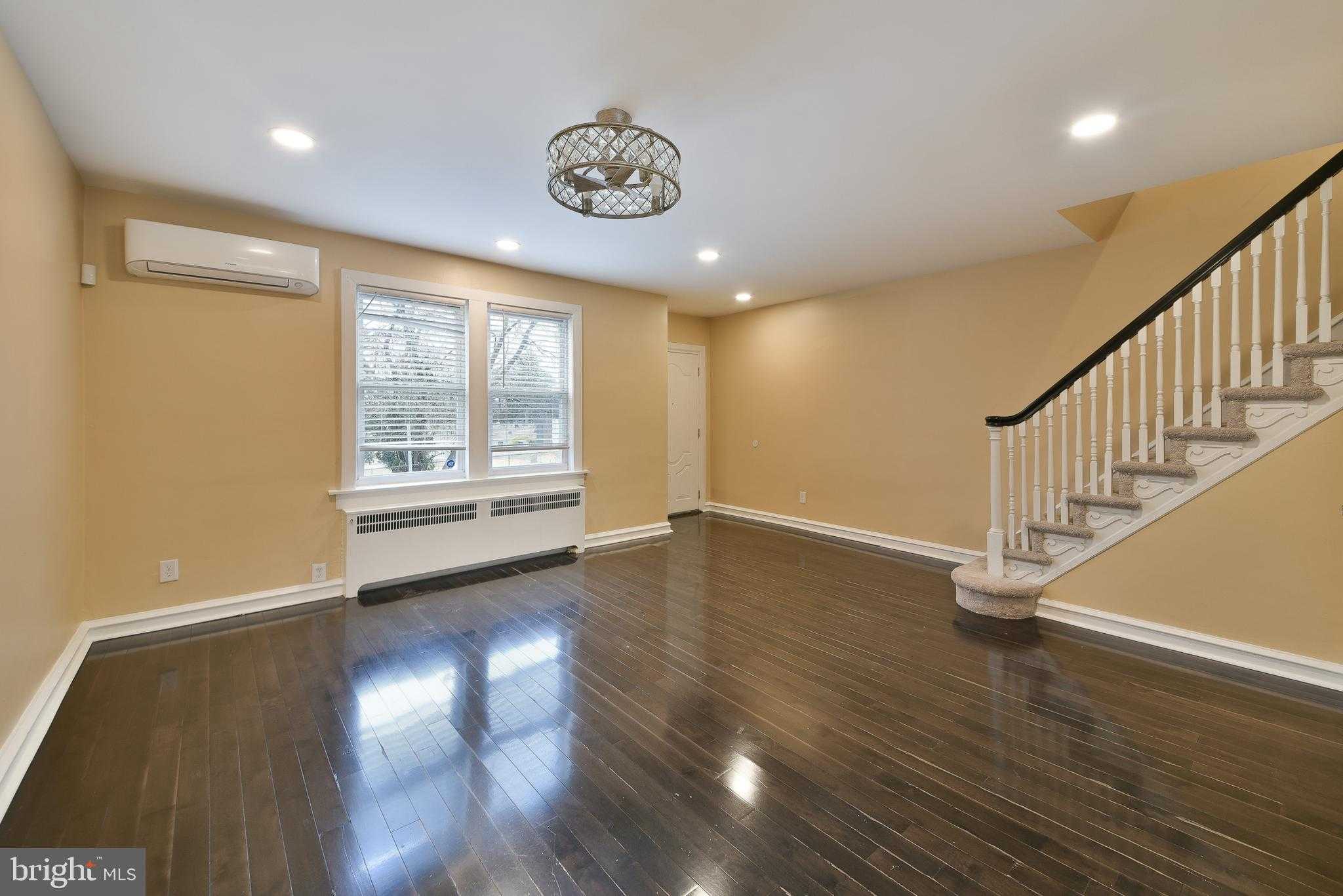 7537 Woolston Ave photo 5