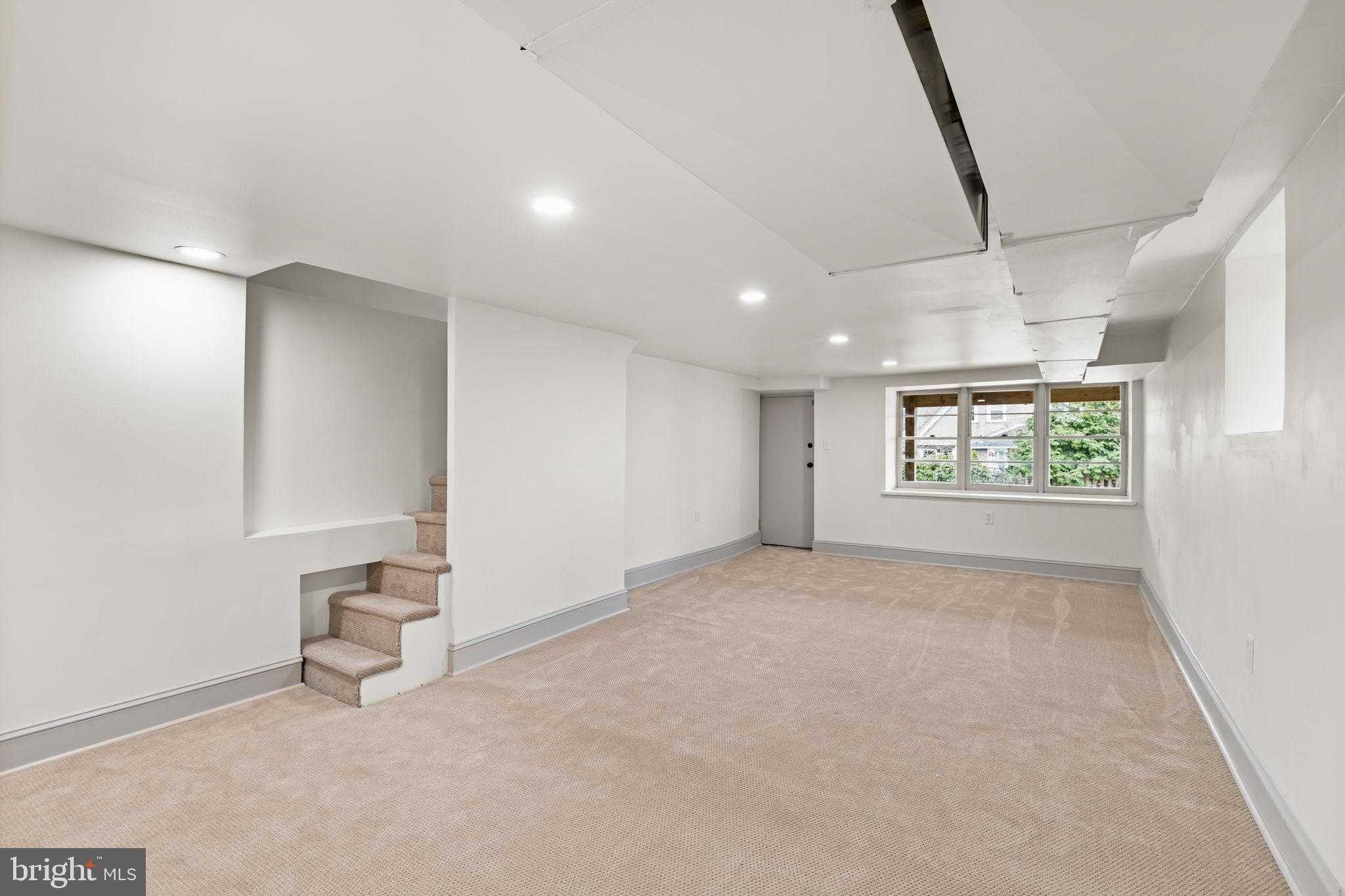 633 Georges Ln photo 17