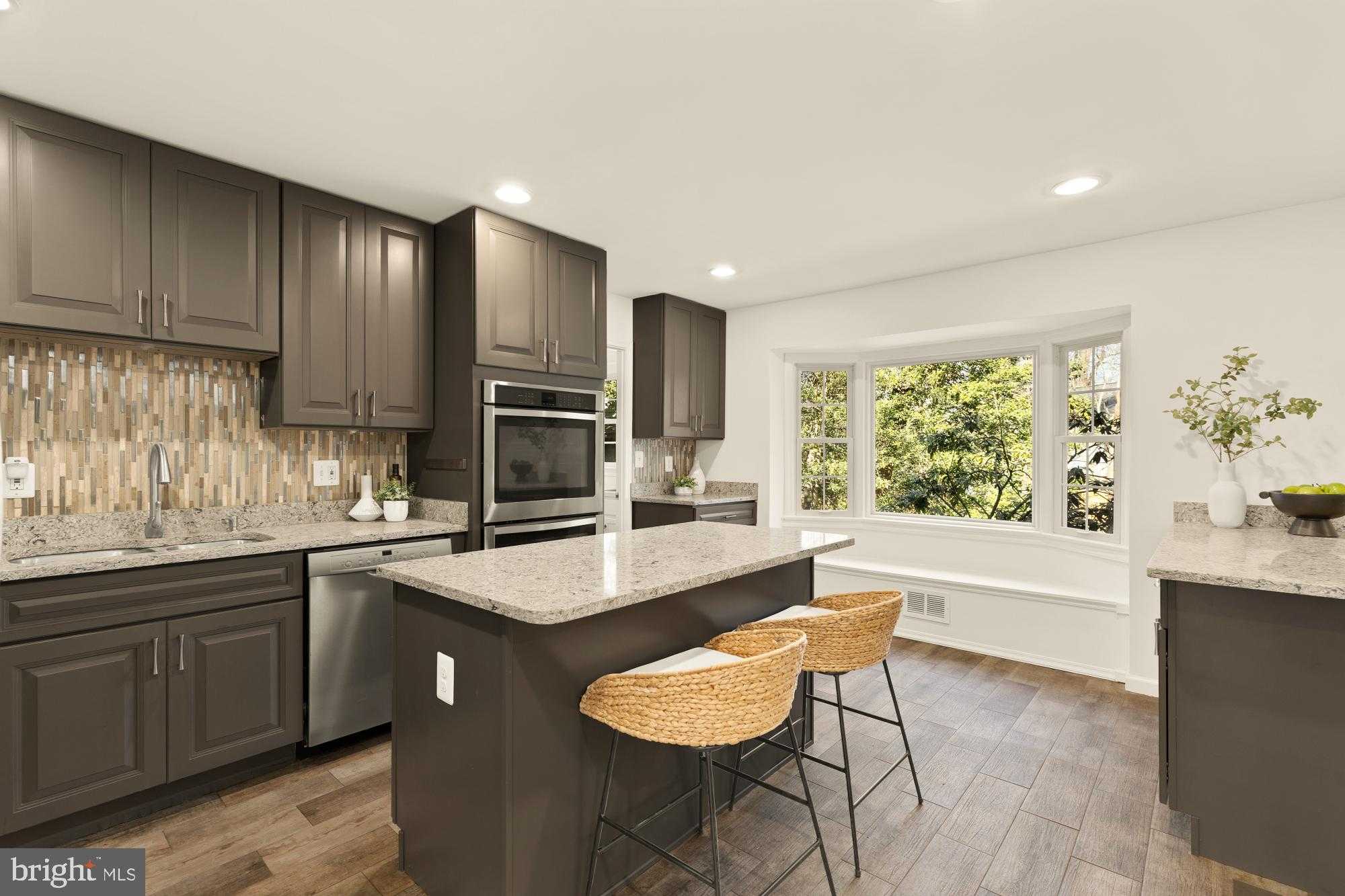 9308 Briarwood Pl photo 9