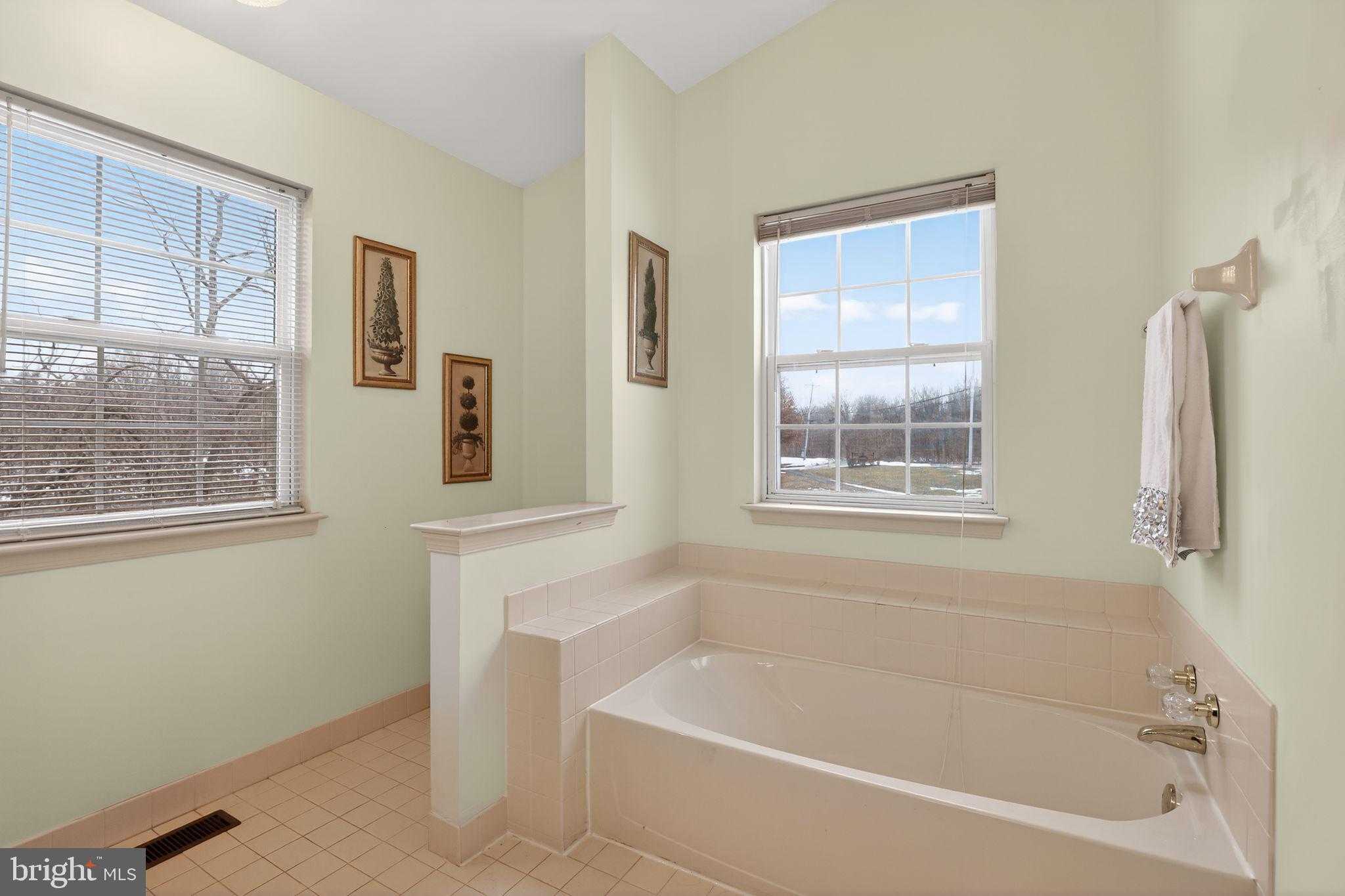 1026 Colin Dr photo 15