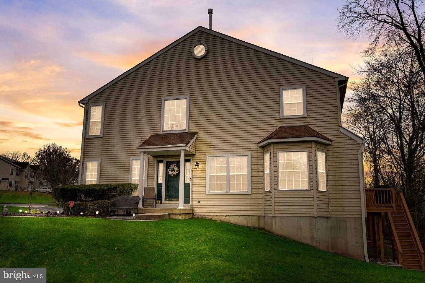 1026 Colin Dr photo 2