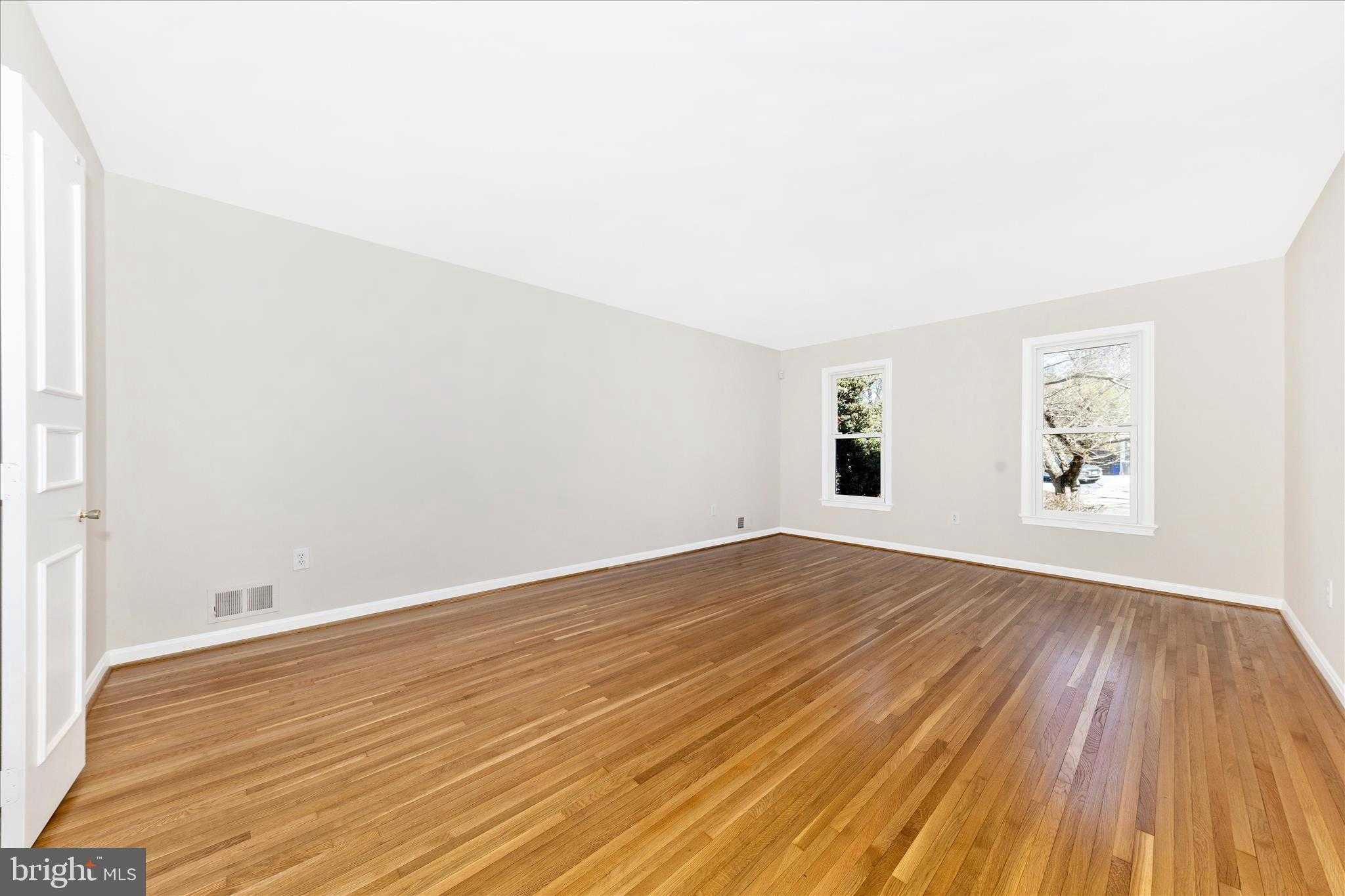 11806 Prestwick Rd photo 14