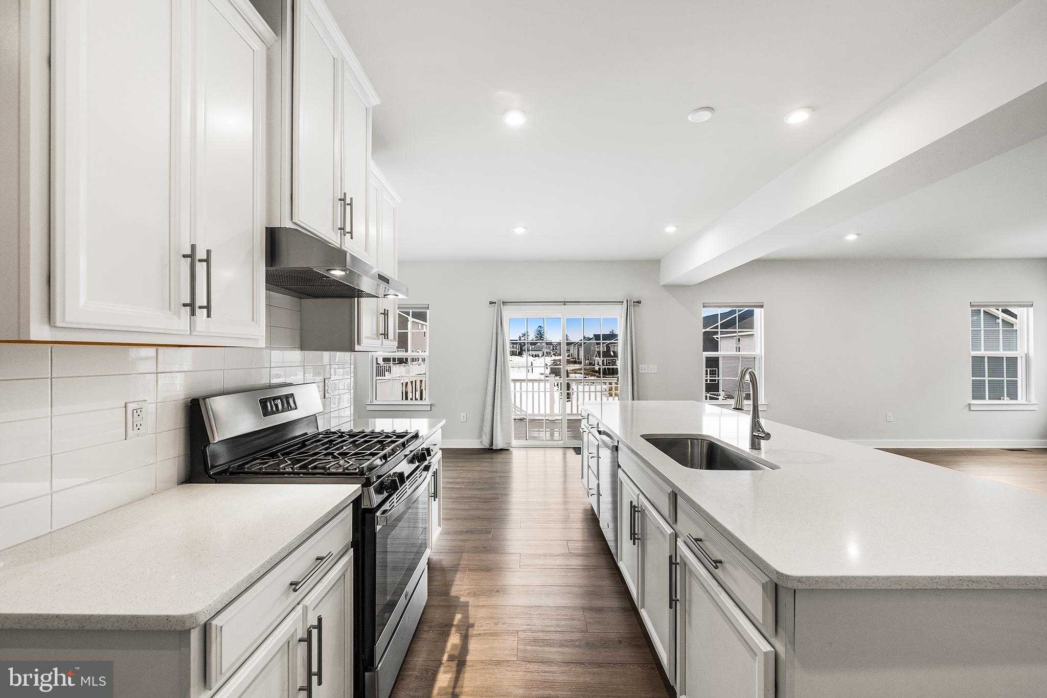 1079 Woodmont Ln photo 10