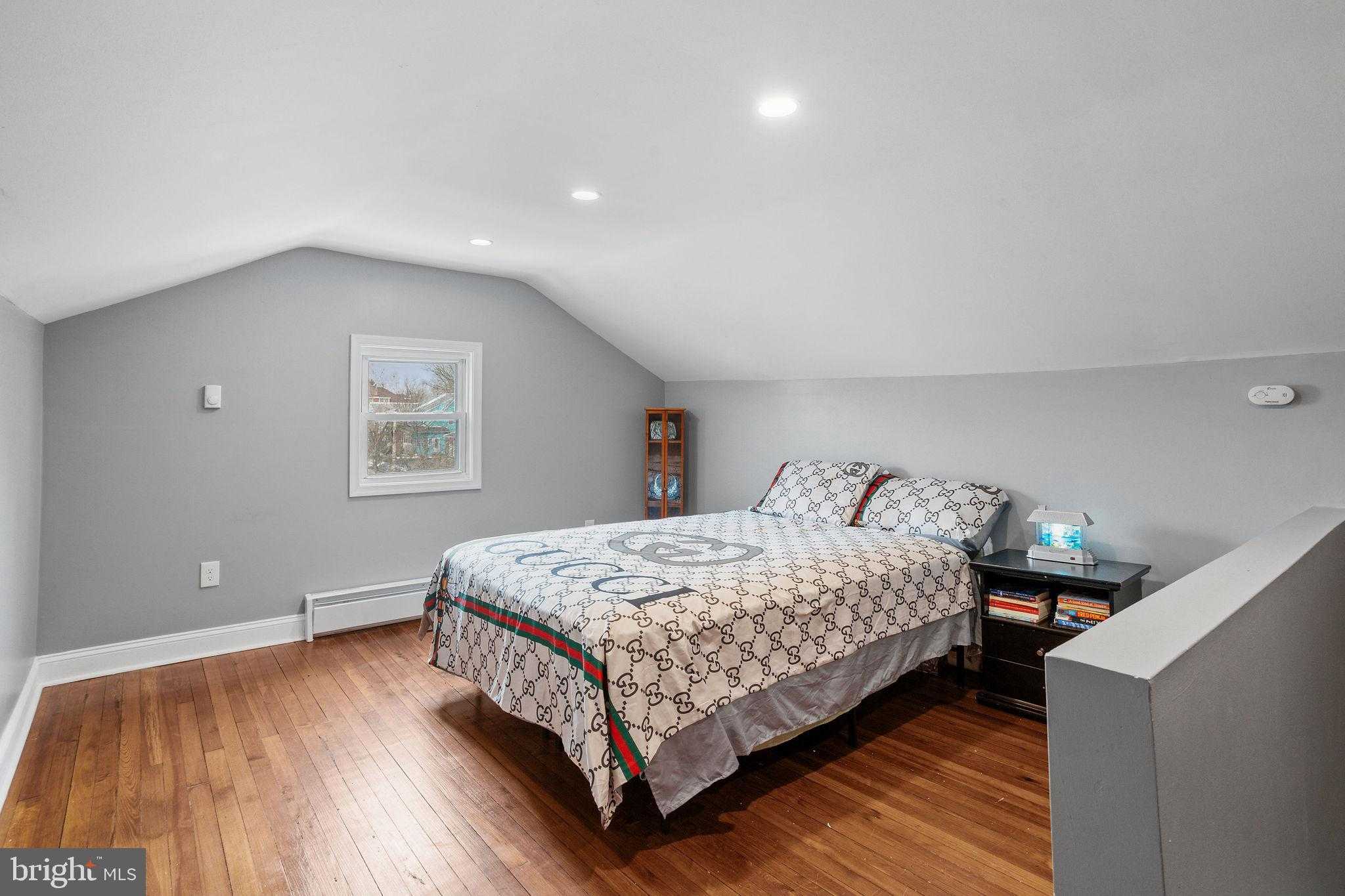 22 Lexington Ave photo 27