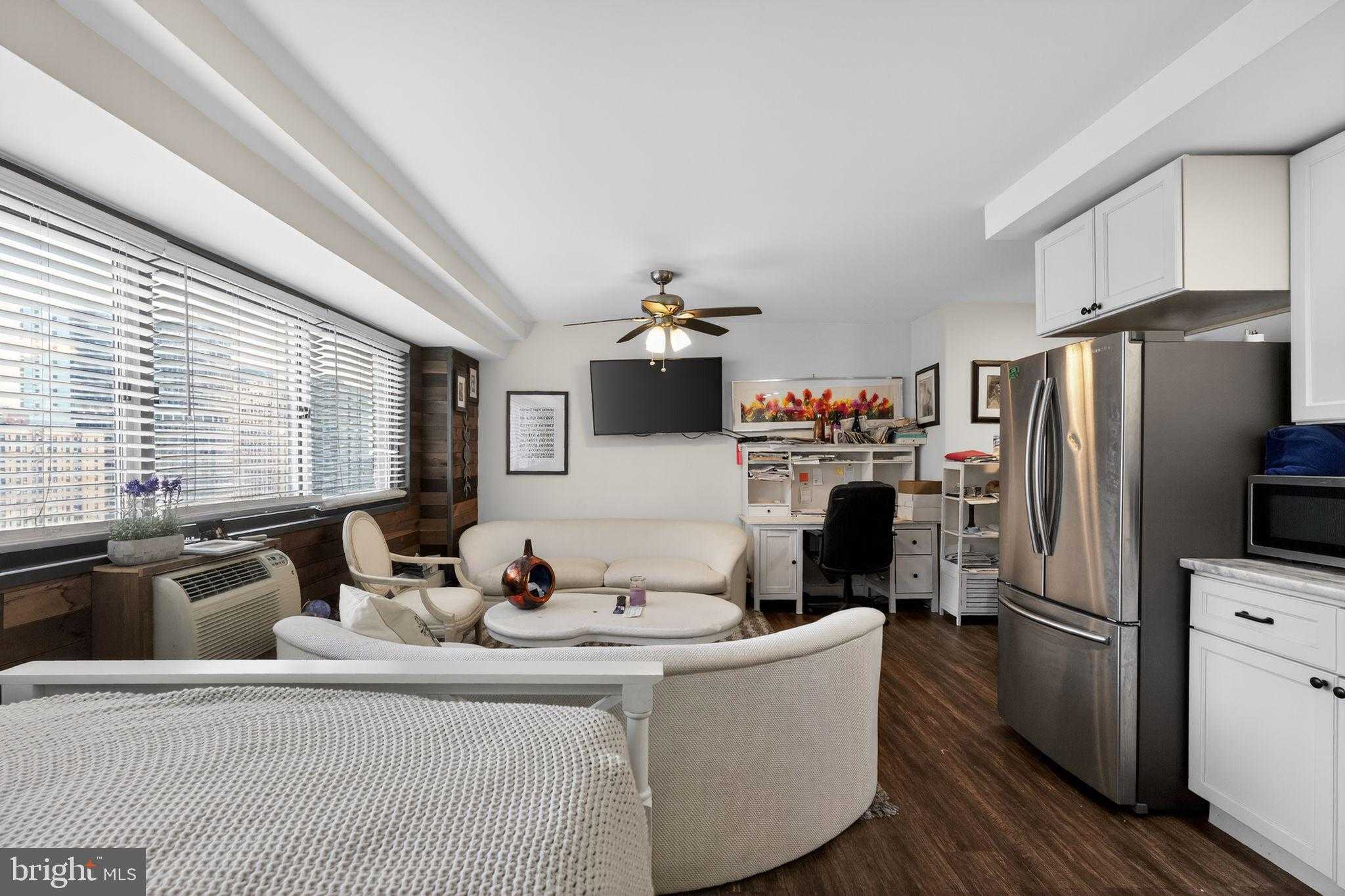 2101 Chestnut St Unit 1805 photo 2