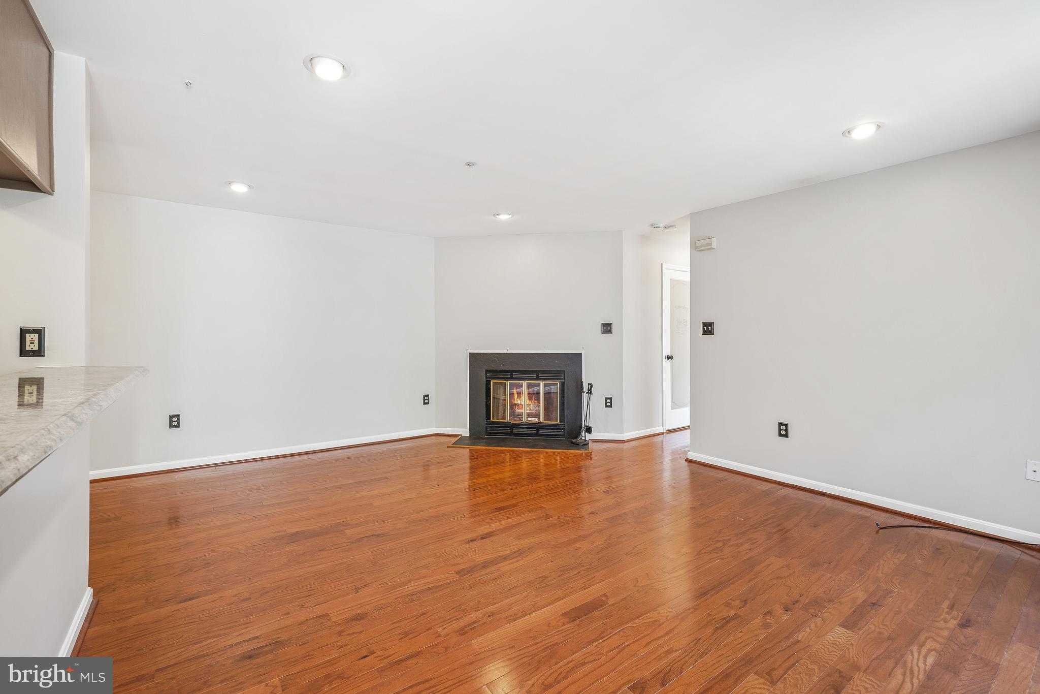 2051 Alice Ave photo 24